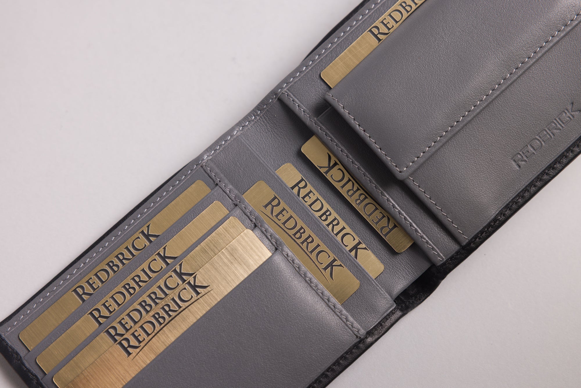 Personalised Wallets for Him – Stylish Engraved Personalized Leather Wallets for Him in the UK
