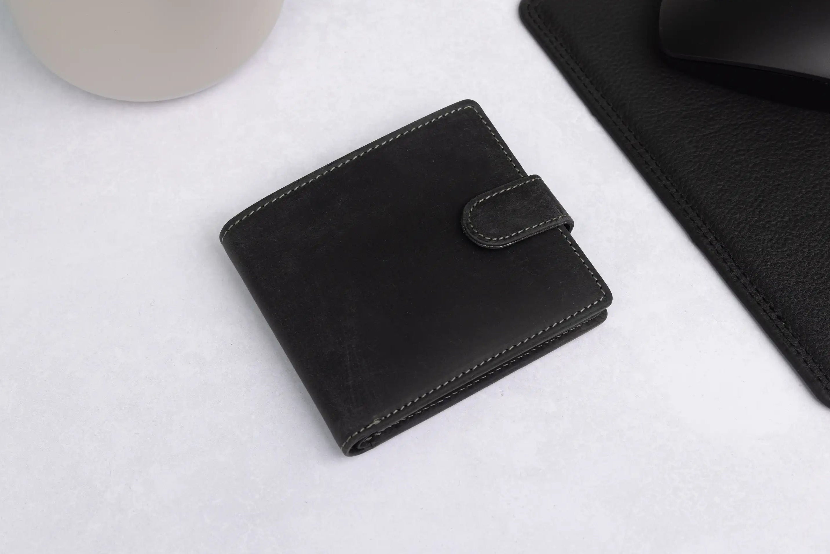 Personalised High-Capacity Black Hunter Leather Wallet – Bifold RFID Wallet for Men