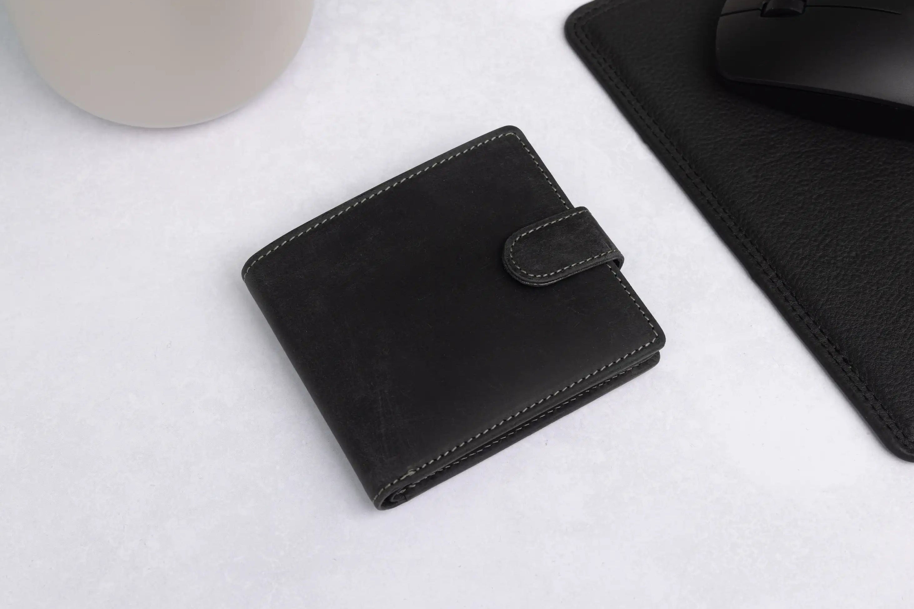 Personalised Black Hunter Leather Wallet – Bifold with Coin Pocket & RFID Protection