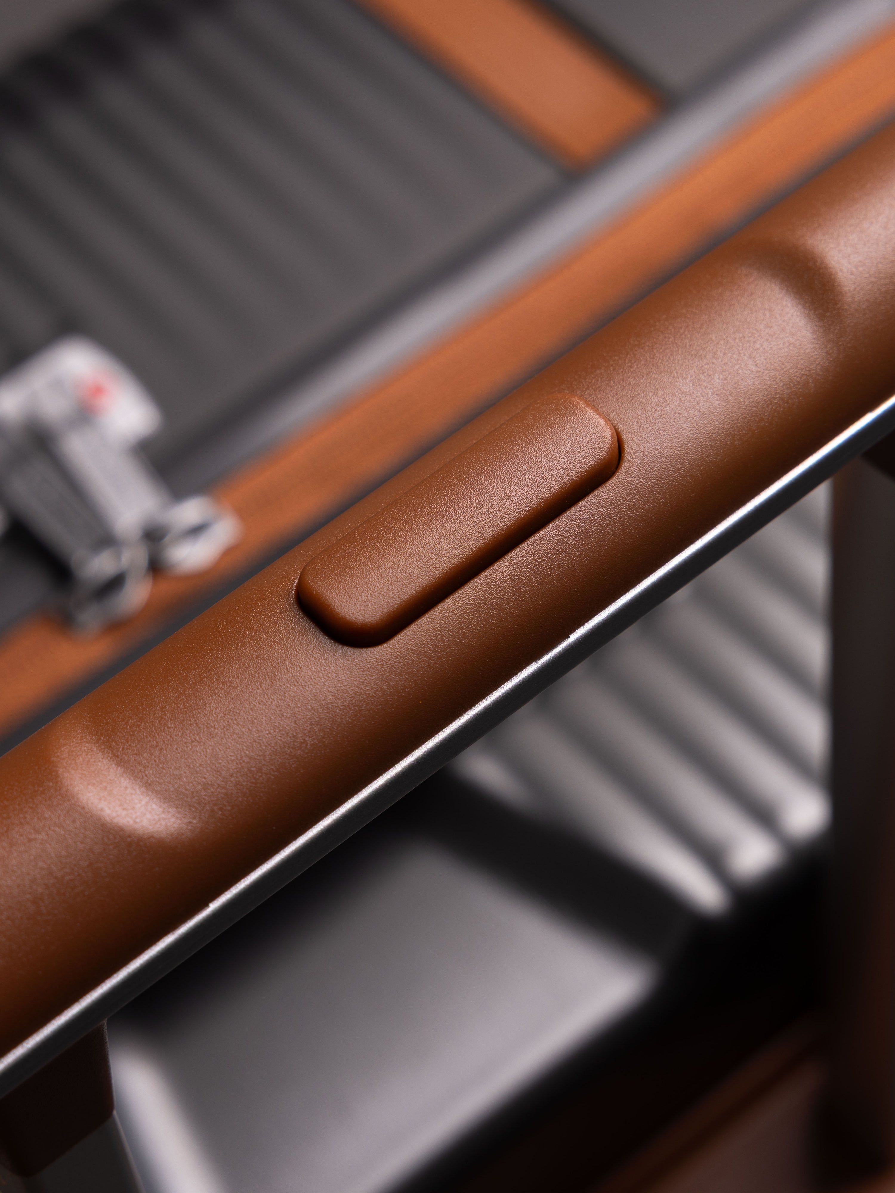 Highbury Elegance Dark Grey TSA Hard-Shell 4-Wheel Spinner Luggage – 10 Year Warranty