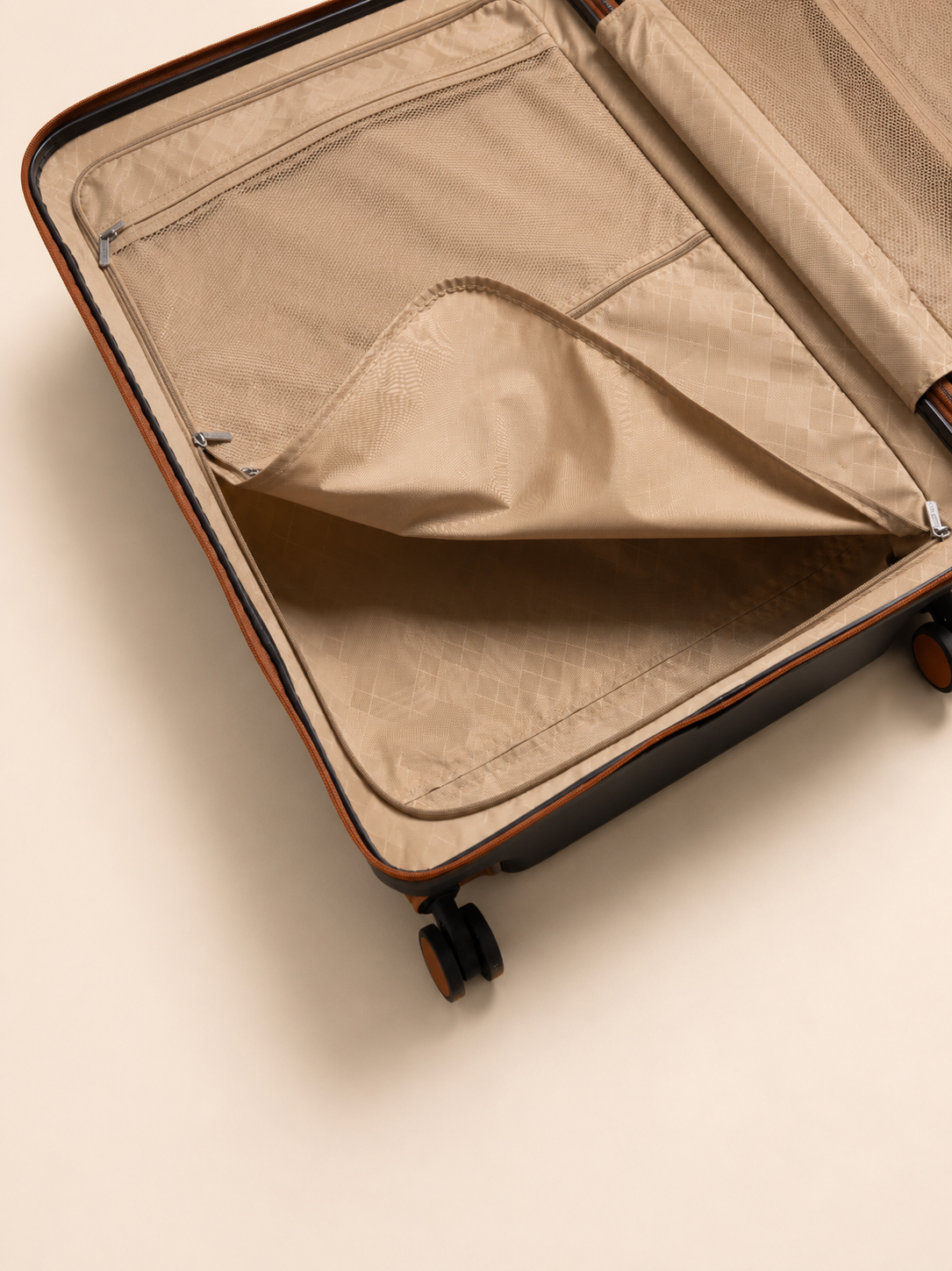 Highbury Elegance Dark Grey TSA Hard-Shell 4-Wheel Spinner Luggage – 10 Year Warranty
