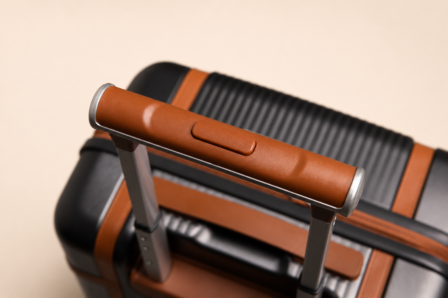 Highbury Elegance Dark Grey TSA Hard-Shell 4-Wheel Spinner Luggage – 10 Year Warranty