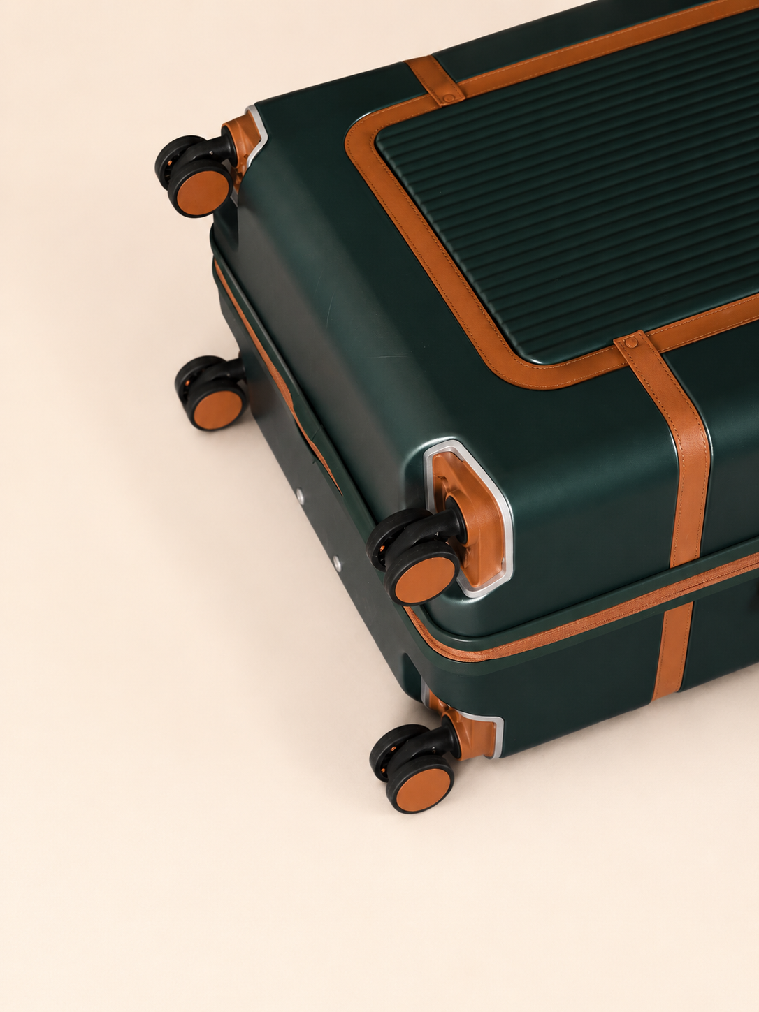 Highbury Elegance Forest Green TSA Hard-Shell 4-Wheel Spinner Luggage – 10 Year Warranty