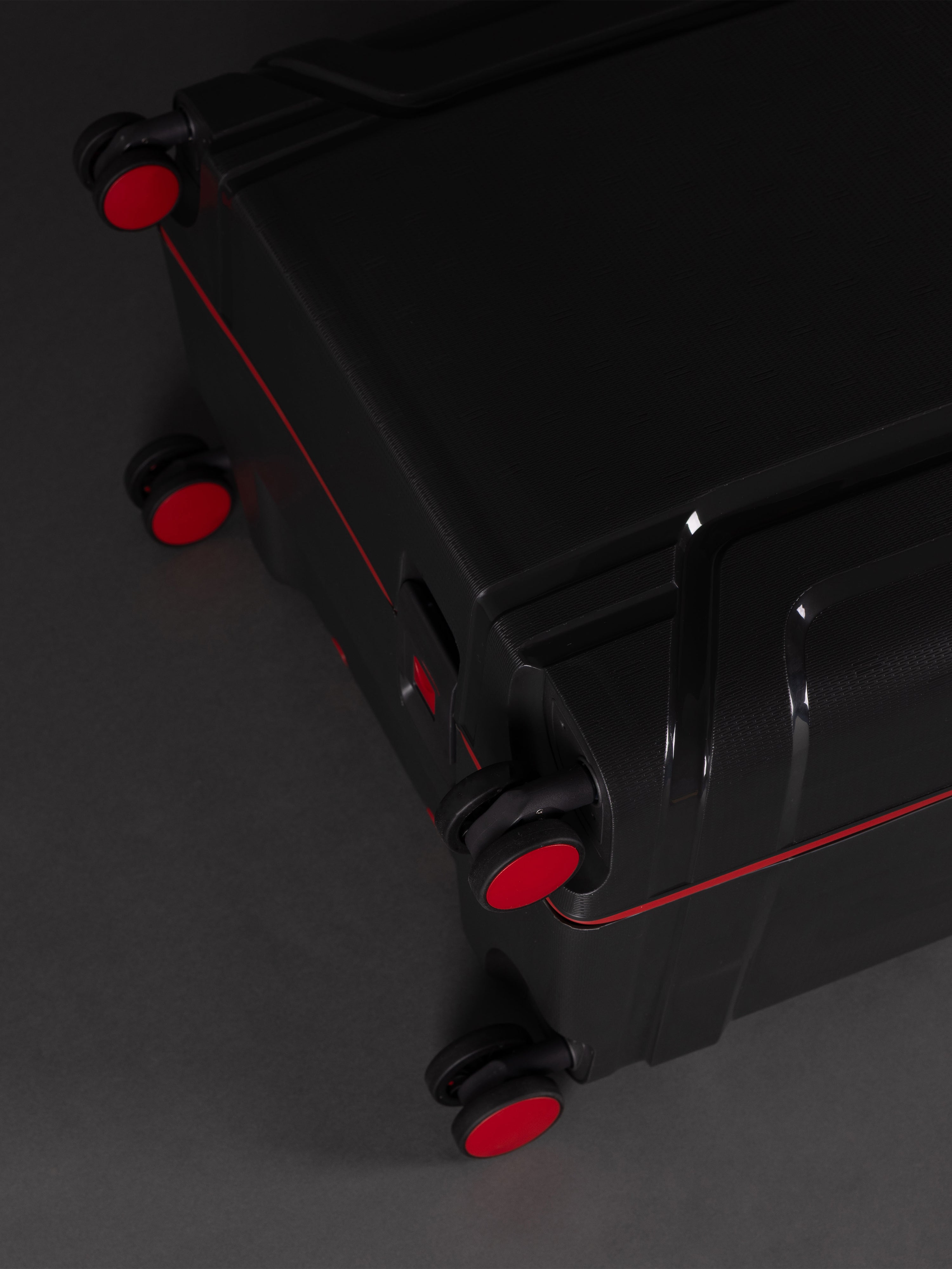 Highbury Guard Dark Grey Hard Shell Luggage – TSA Lock Suitcase with 8 Spinner Wheels (3 Piece Set or Individual Sizes, 10-Year Warranty)