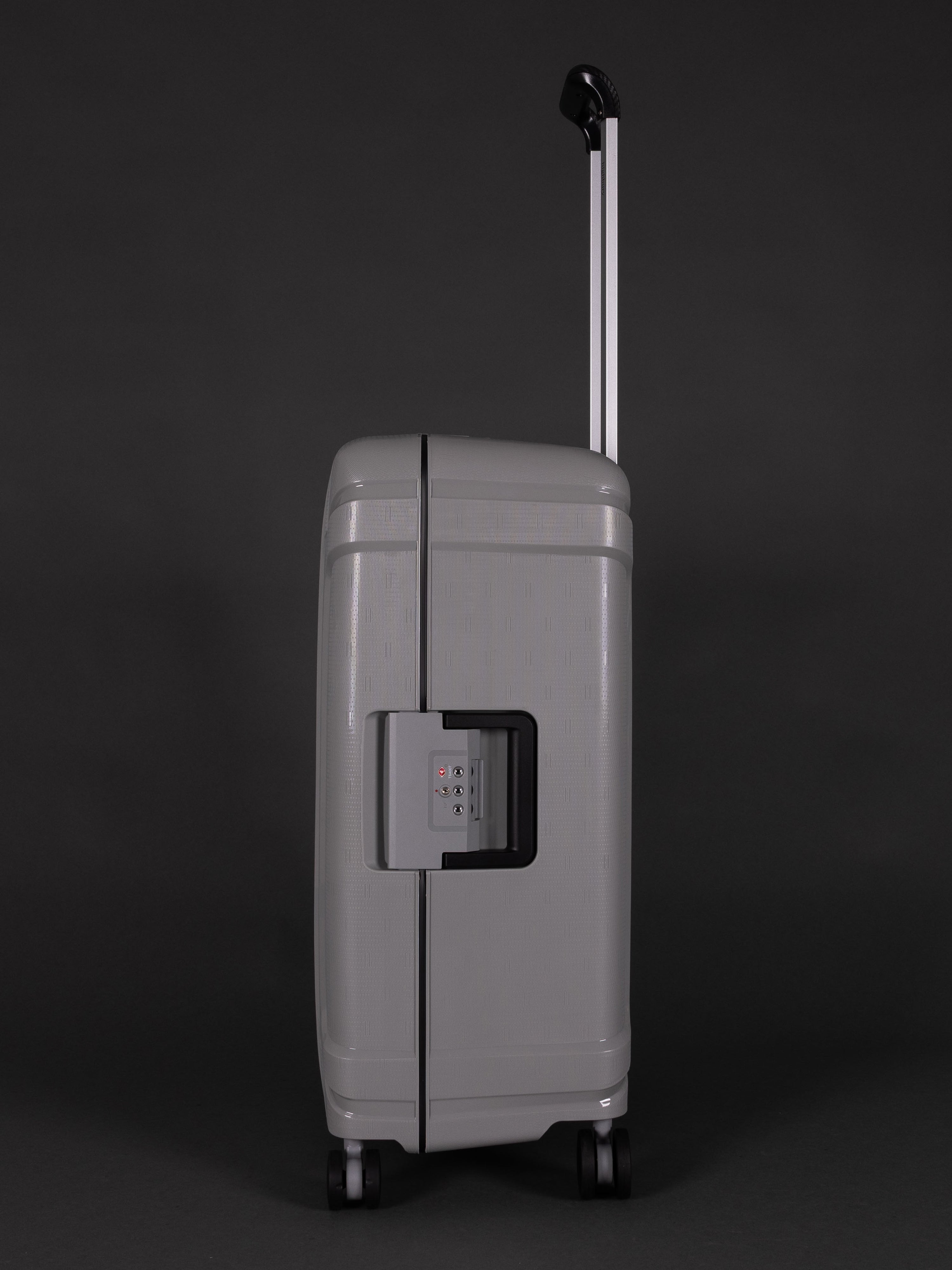 Highbury Guard Silver Hard Shell Luggage – TSA Lock Suitcase with 8 Spinner Wheels (3 Piece Set or Individual Sizes, 10-Year Warranty)