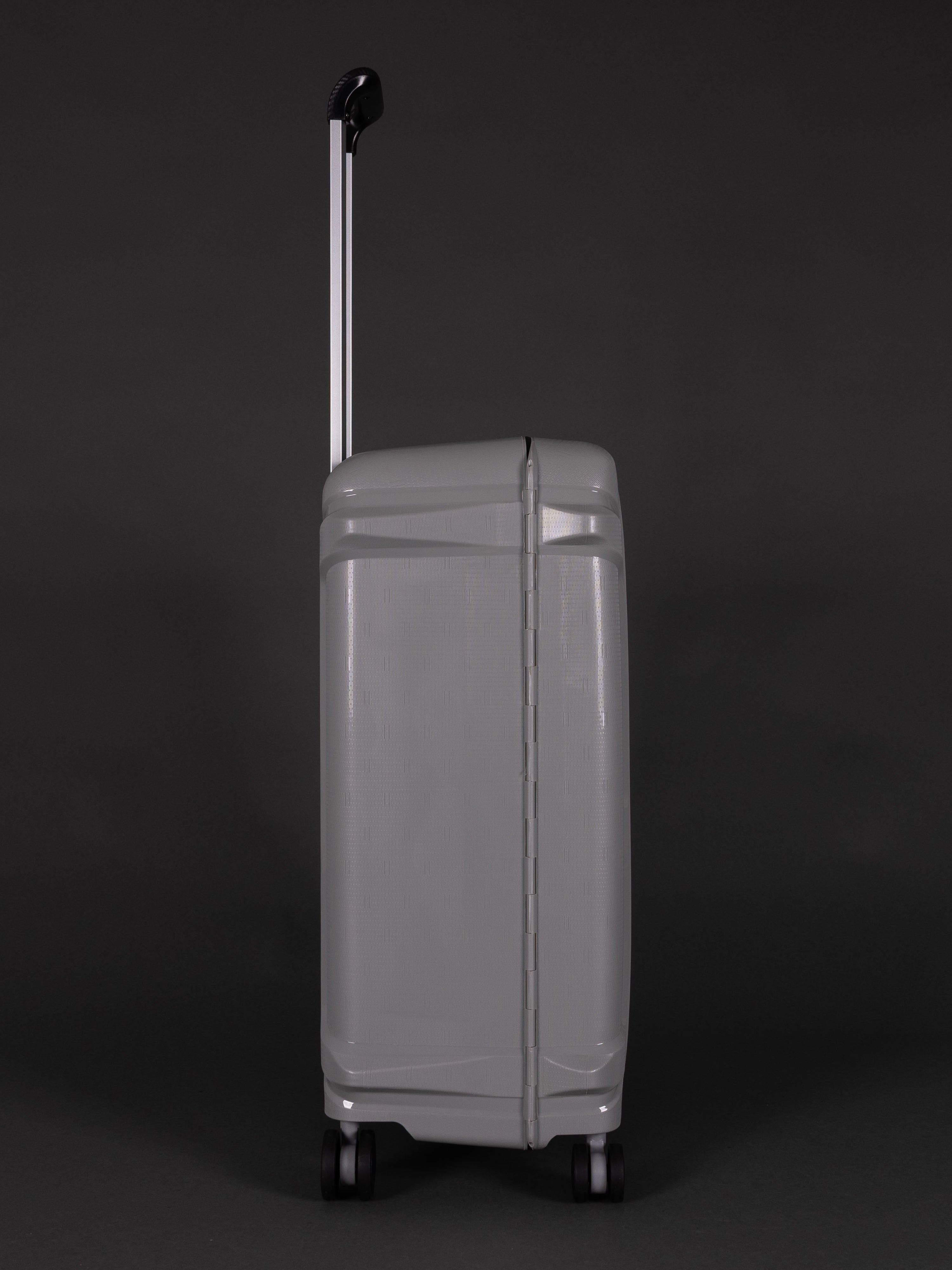 Highbury Guard Silver Hard Shell Luggage – TSA Lock Suitcase with 8 Spinner Wheels (3 Piece Set or Individual Sizes, 10-Year Warranty)