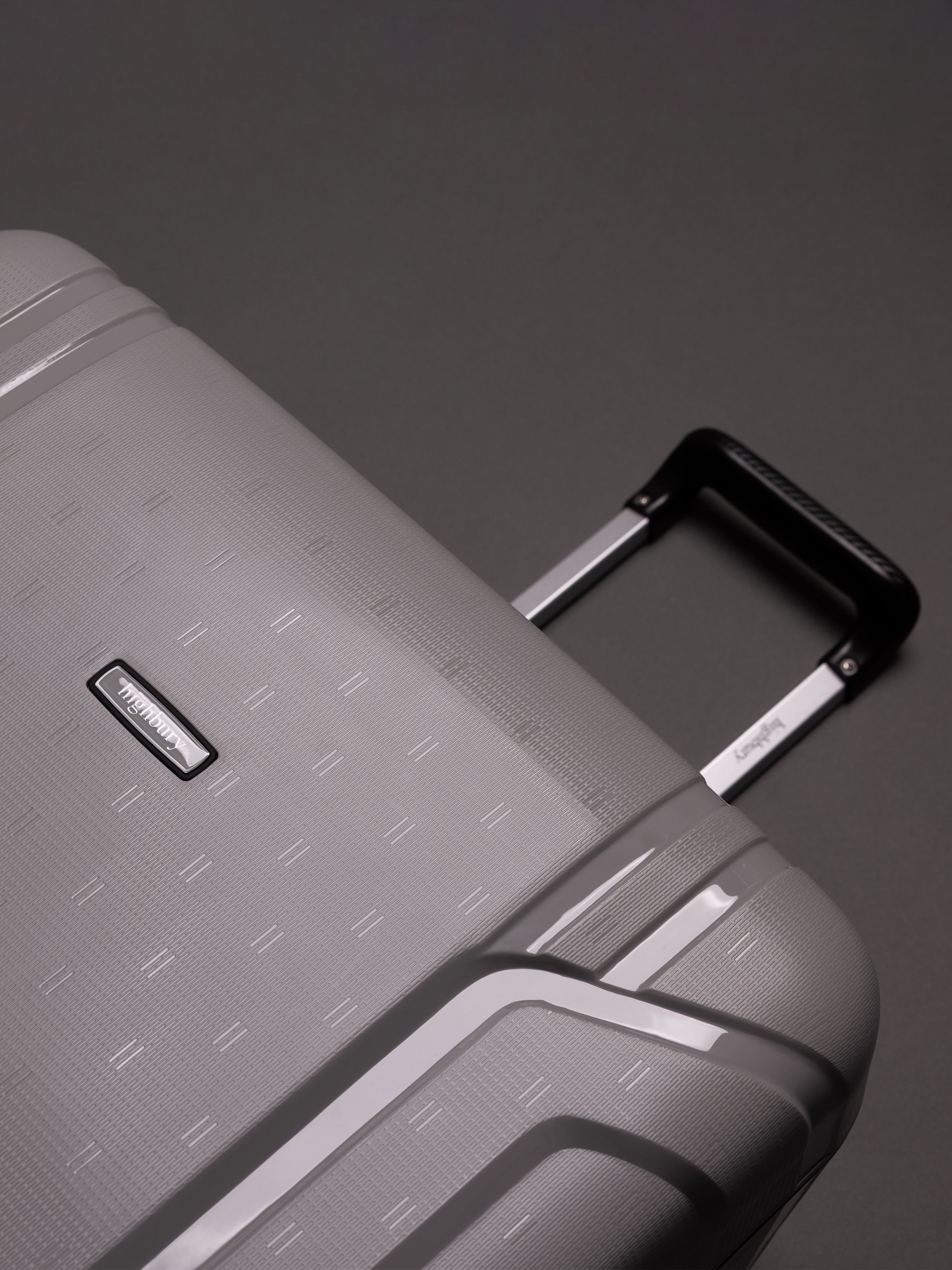 Highbury Guard Silver Hard Shell Luggage – TSA Lock Suitcase with 8 Spinner Wheels (3 Piece Set or Individual Sizes, 10-Year Warranty)