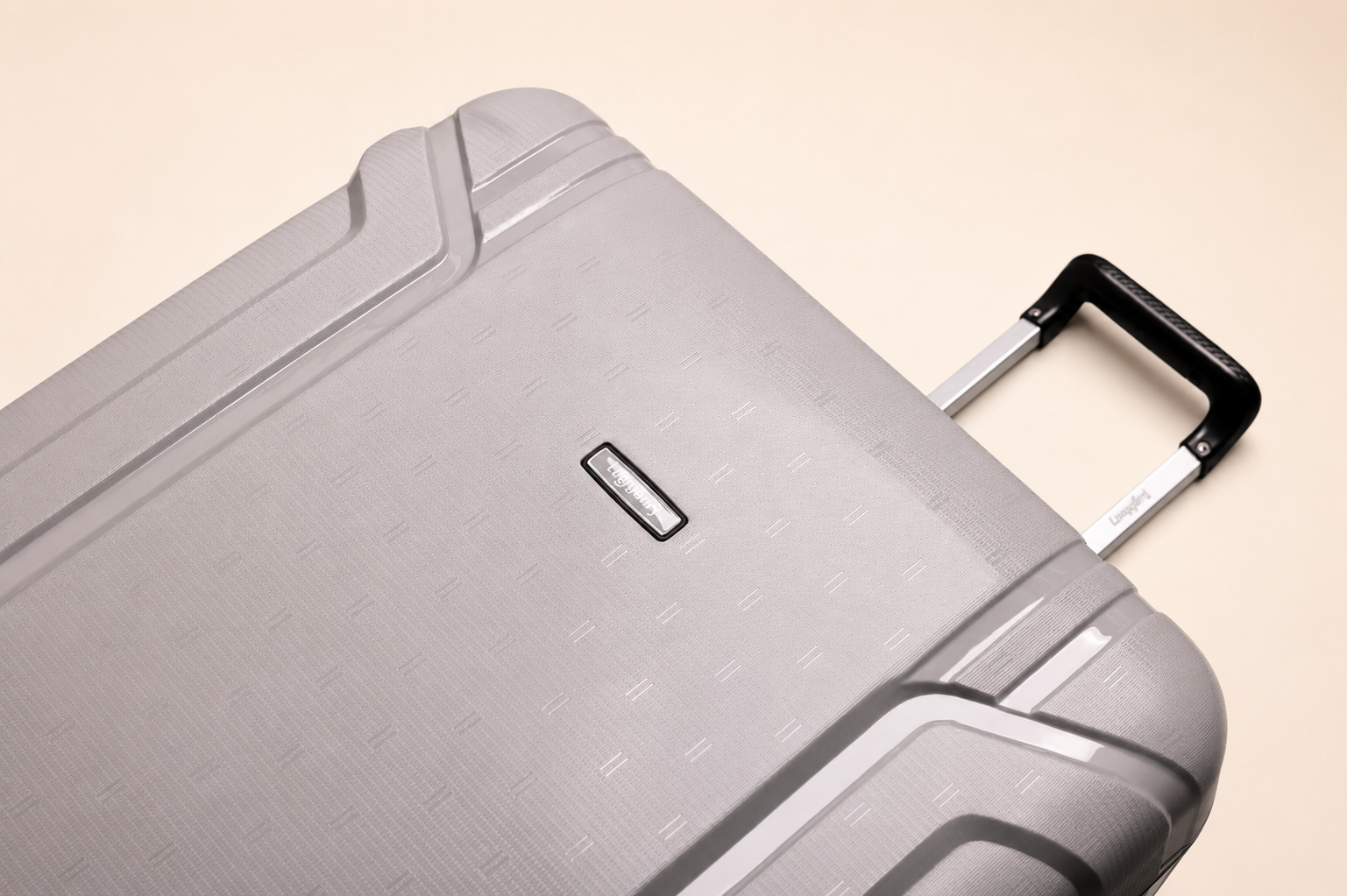Highbury Guard Silver Hard Shell Luggage – TSA Lock Suitcase with 8 Spinner Wheels (3 Piece Set or Individual Sizes, 10-Year Warranty)