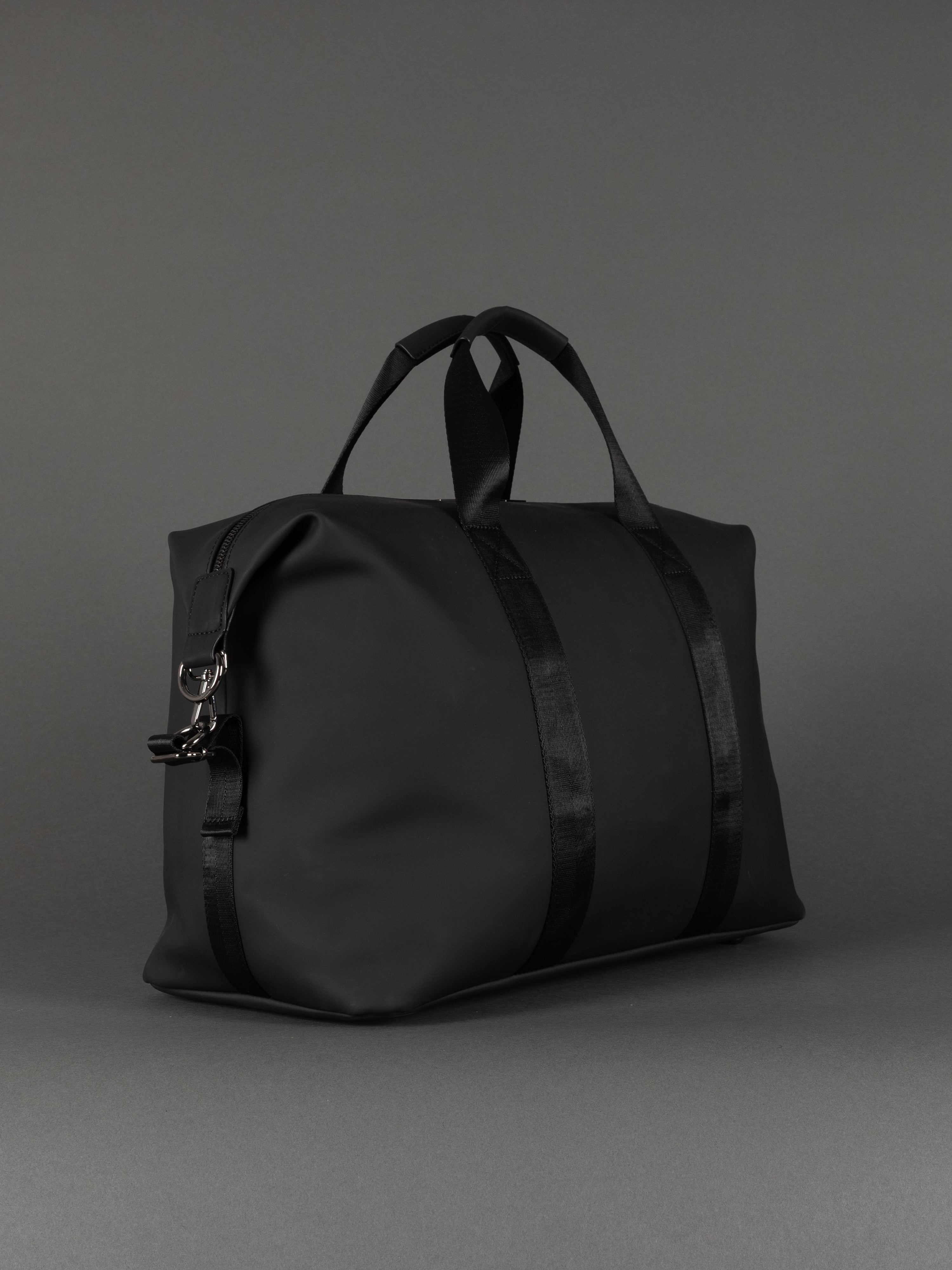 Highbury 18-Inch Spacious Travel Black Tote Bag – Cabin-Approved, Lightweight & Versatile