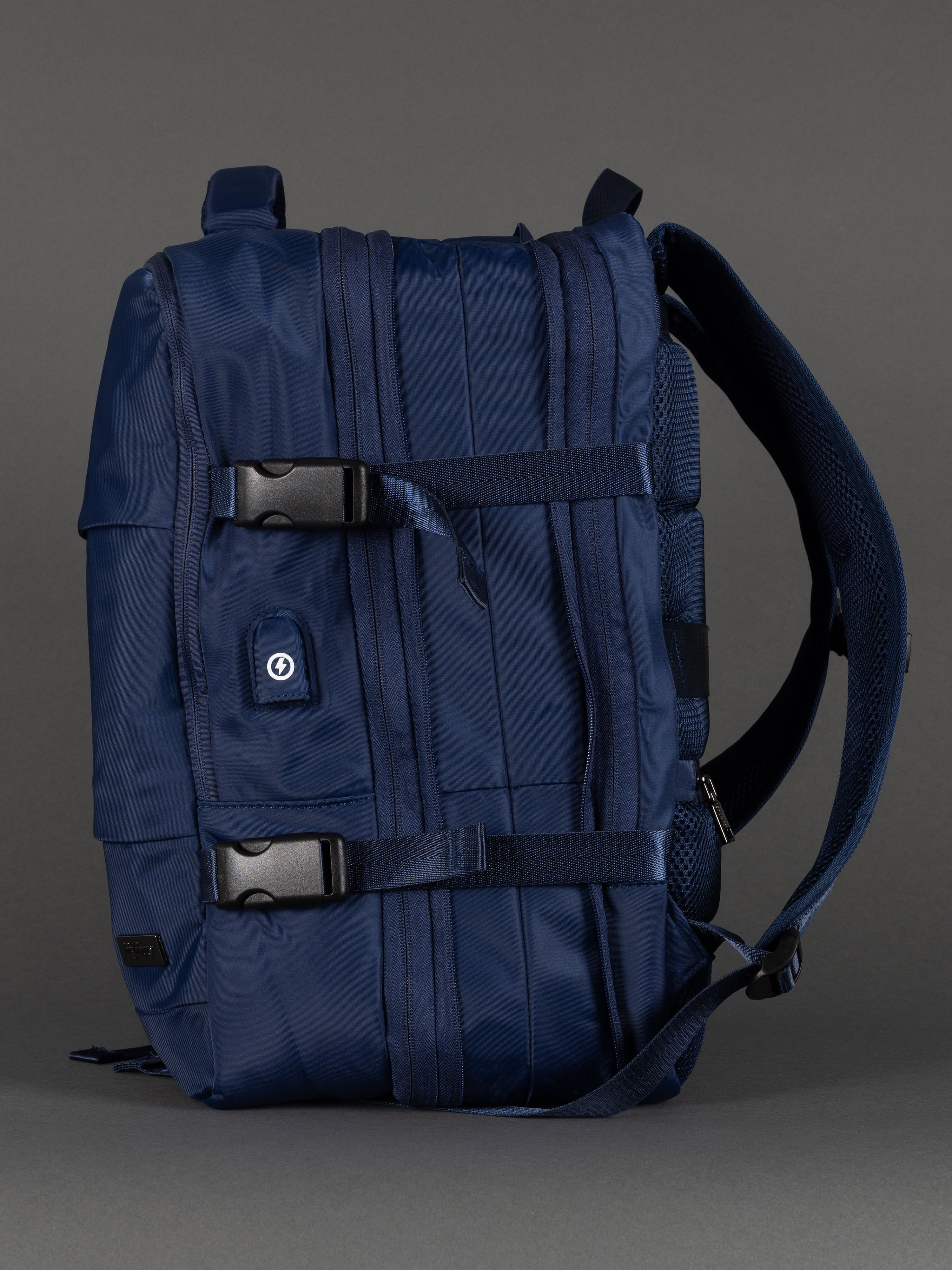 "Expandable navy laptop rucksack with padded compartment"