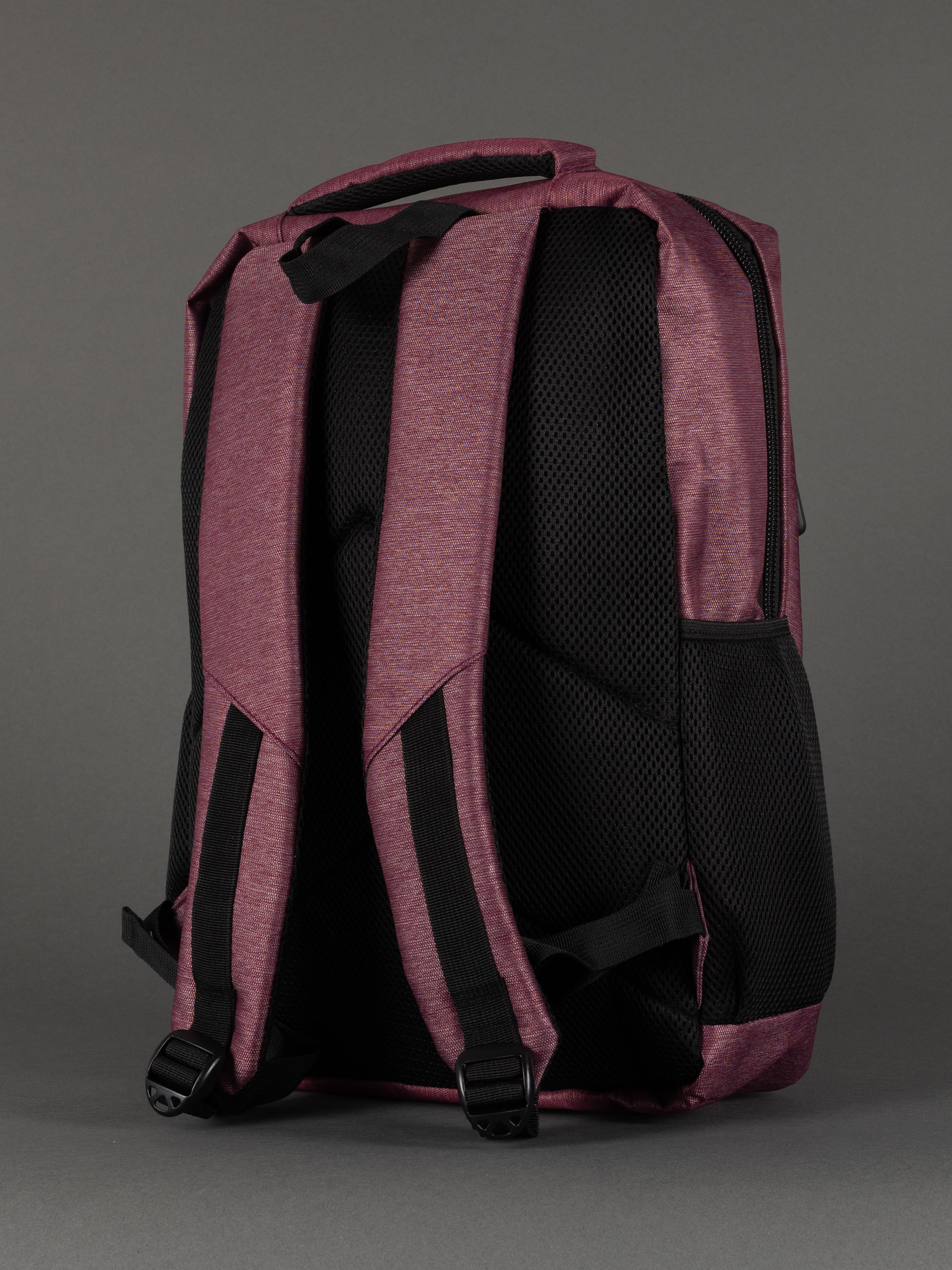 "Christmas gift idea – burgundy 18-inch laptop backpack for students or commuters"