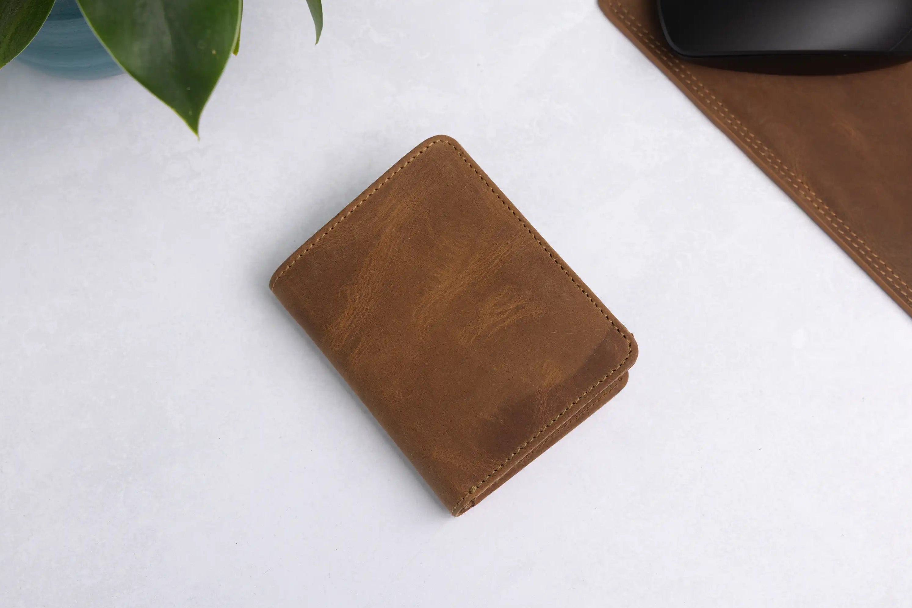 Personalised Rustic Brown Leather Wallet – Trifold RFID Wallet for Men
