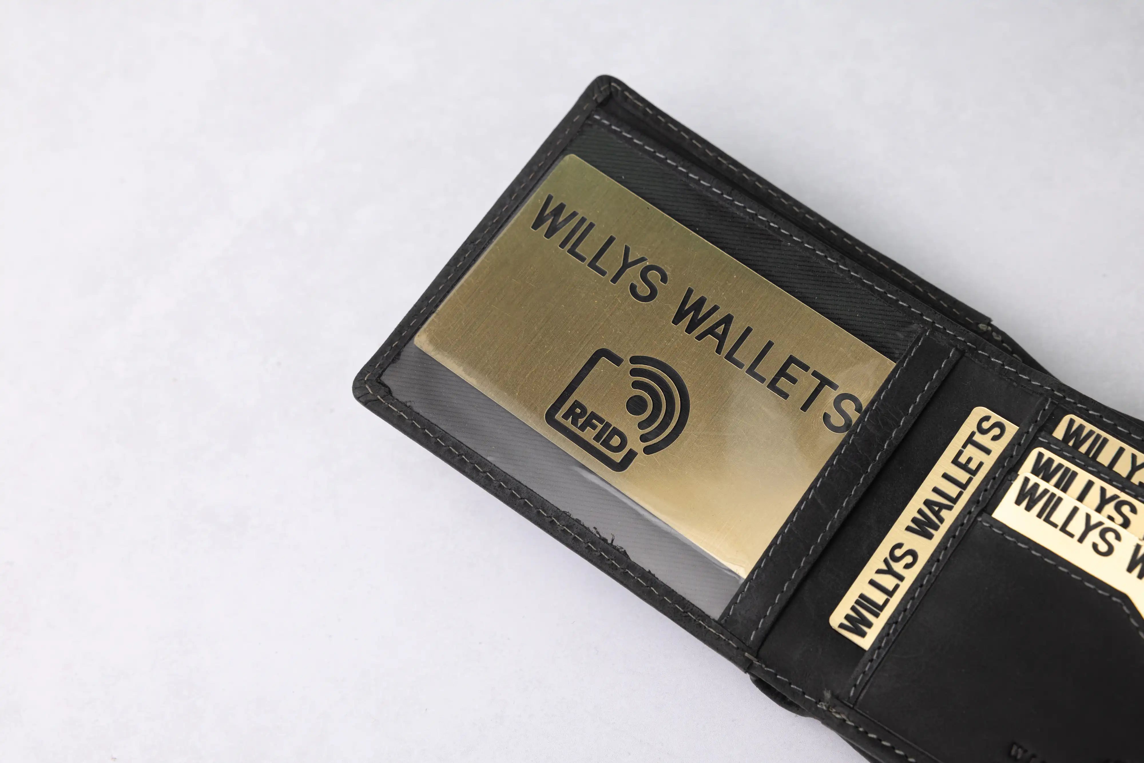 Personalised Black Hunter Leather Wallet – Bifold with Large Zip Coin Pocket