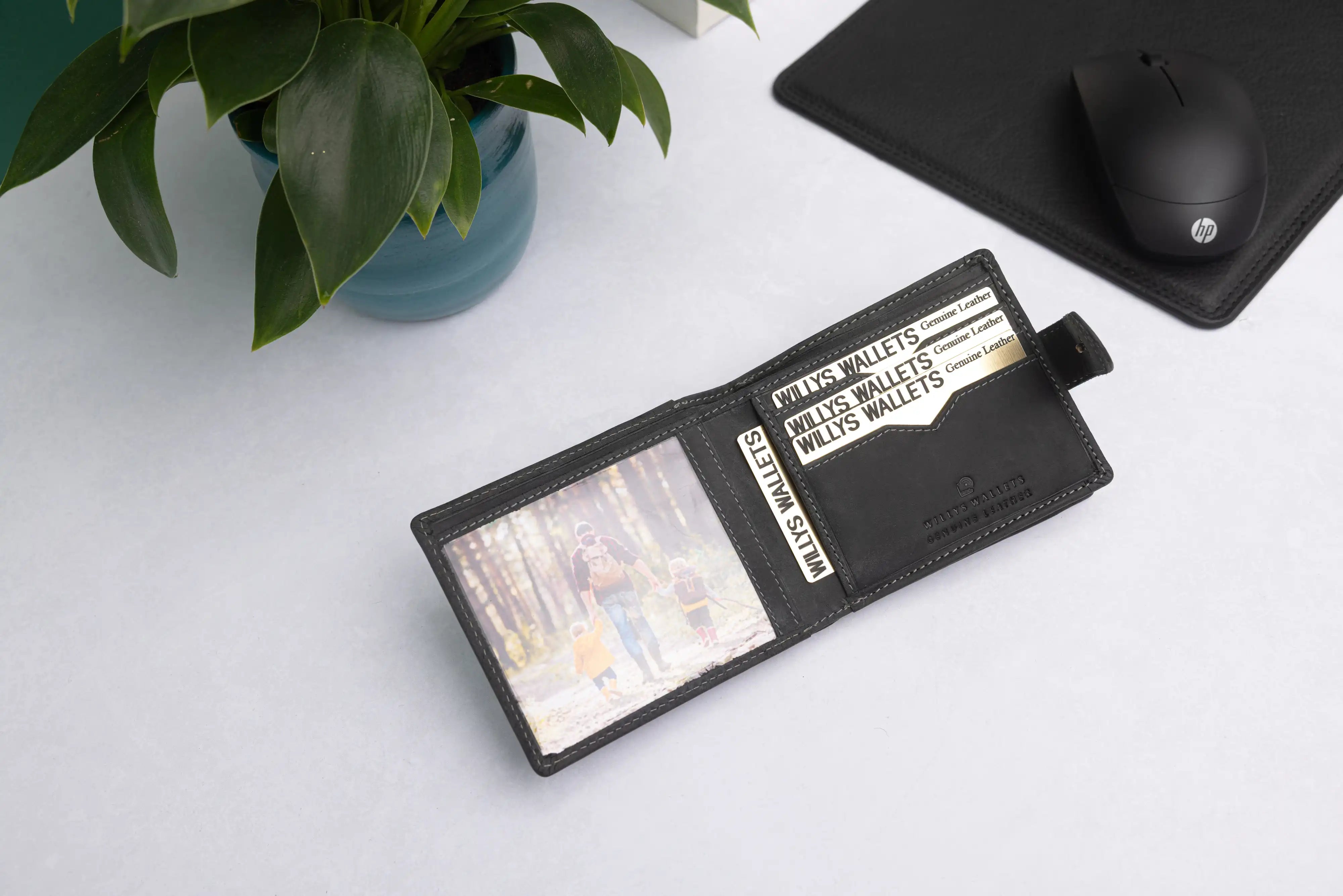 Personalised Black Hunter Leather Wallet – Bifold with Large Zip Coin Pocket