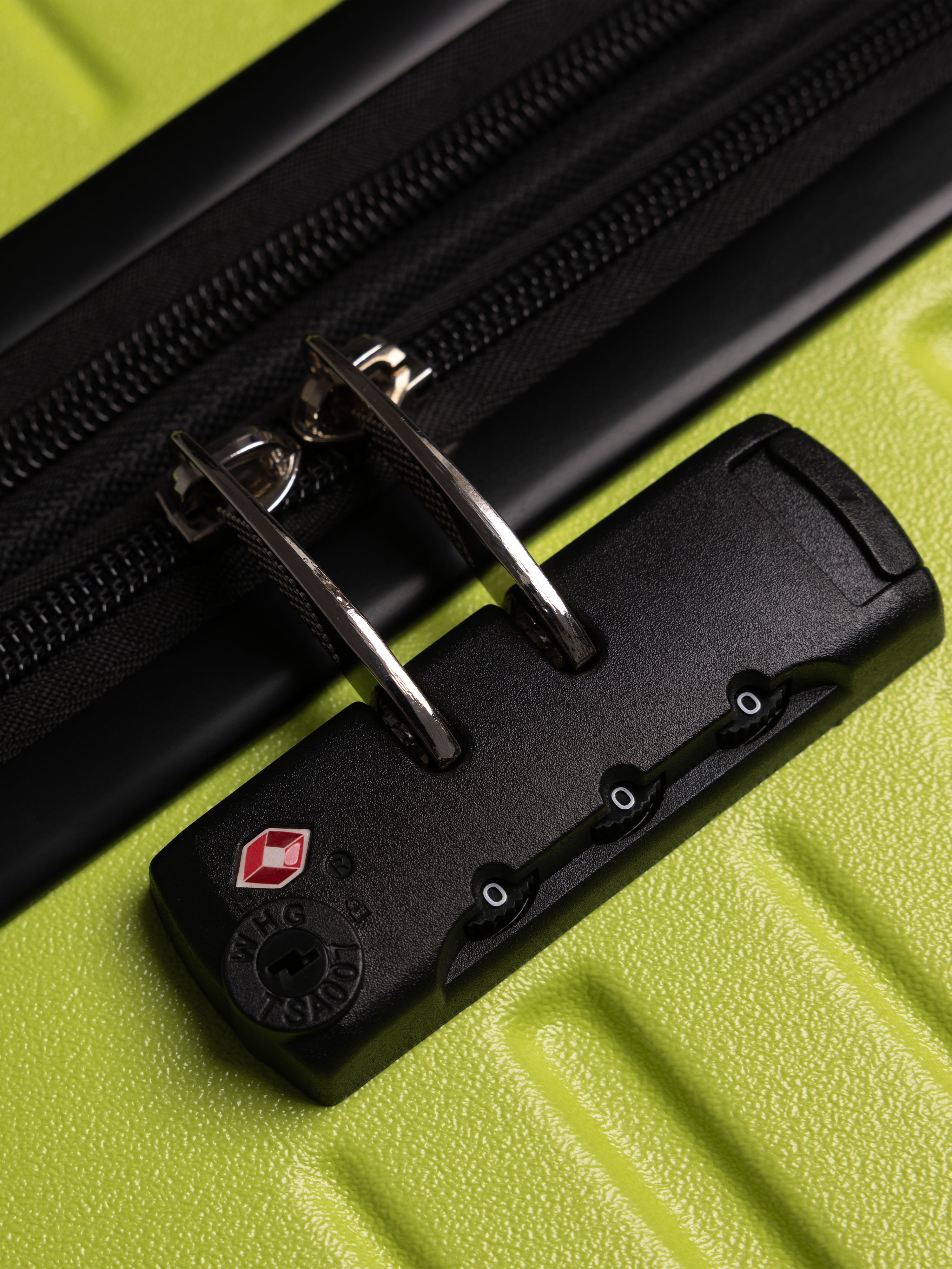 “Close-up of TSA lock on BEOW 3 piece luggage set for secure international travel”