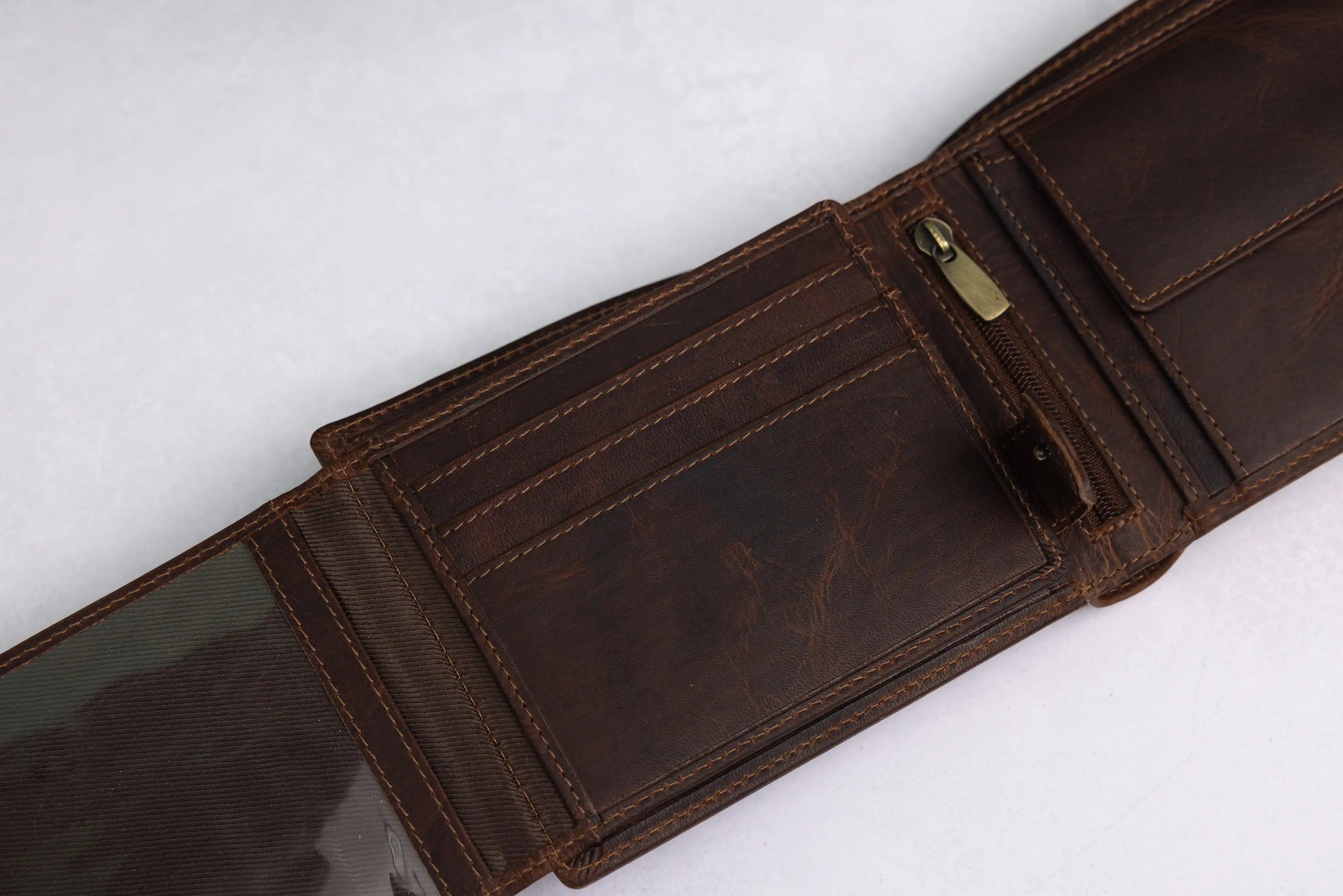 Personalised High-Capacity Brown Hunter Leather Wallet – Bifold RFID Wallet for Men