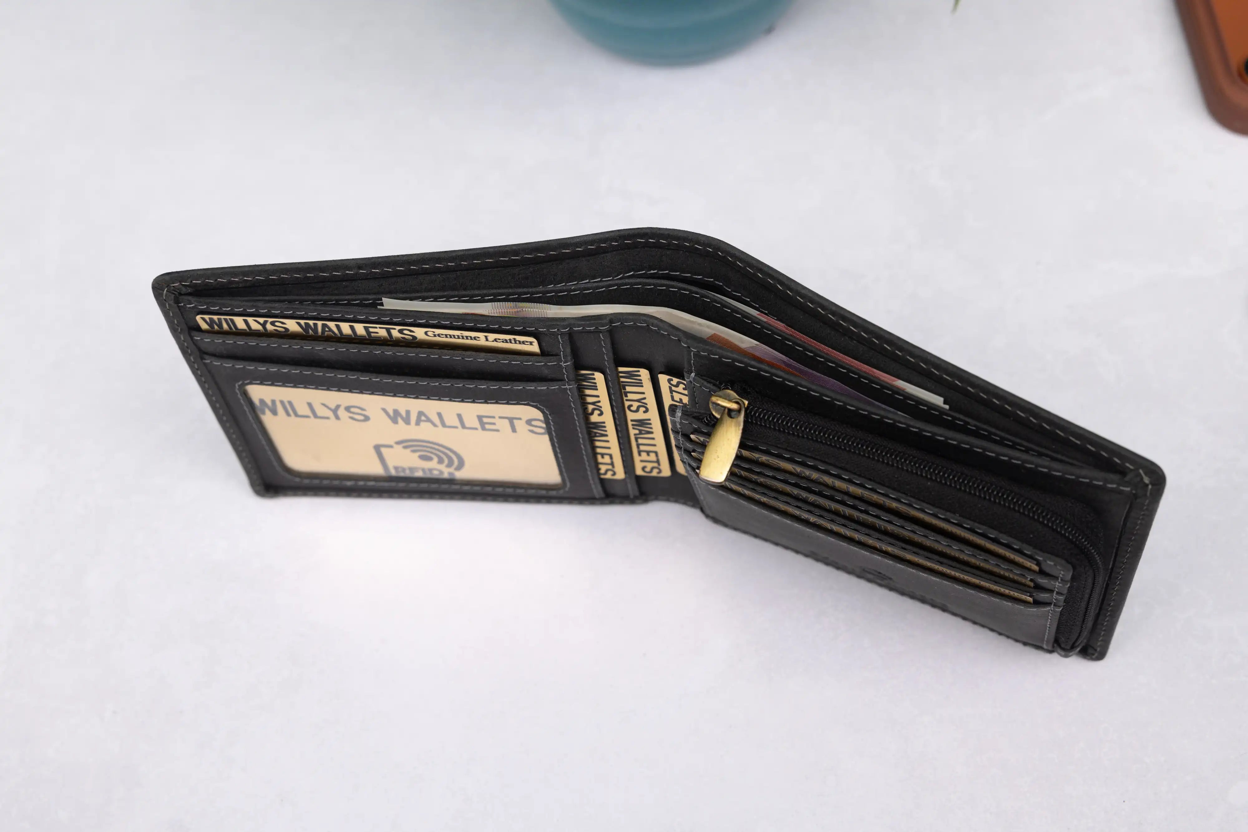 Personalised Black Hunter Leather Wallet – Bifold with Zip Coin Pocket & RFID Protection