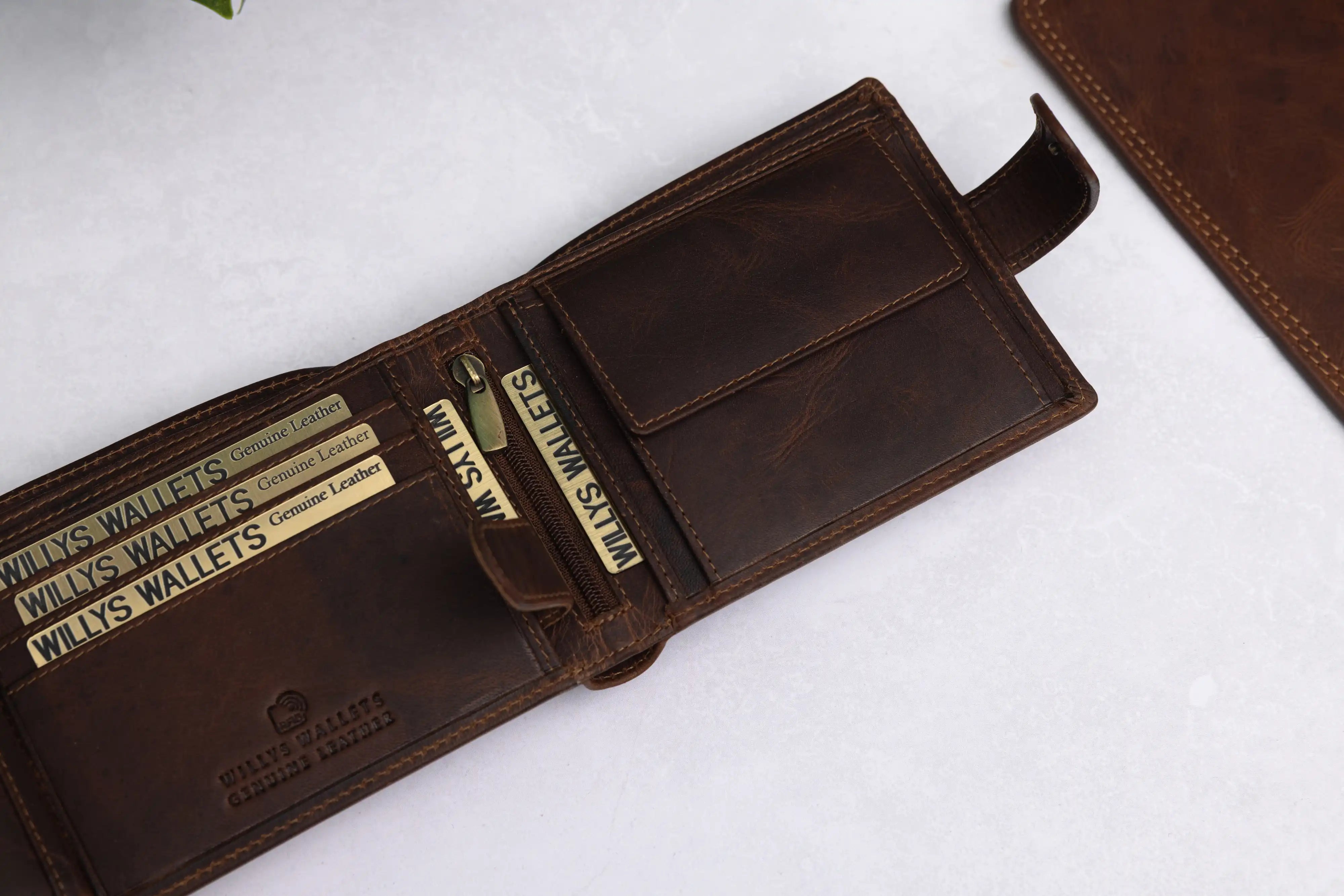 Personalised High-Capacity Brown Hunter Leather Wallet – Bifold RFID Wallet for Men