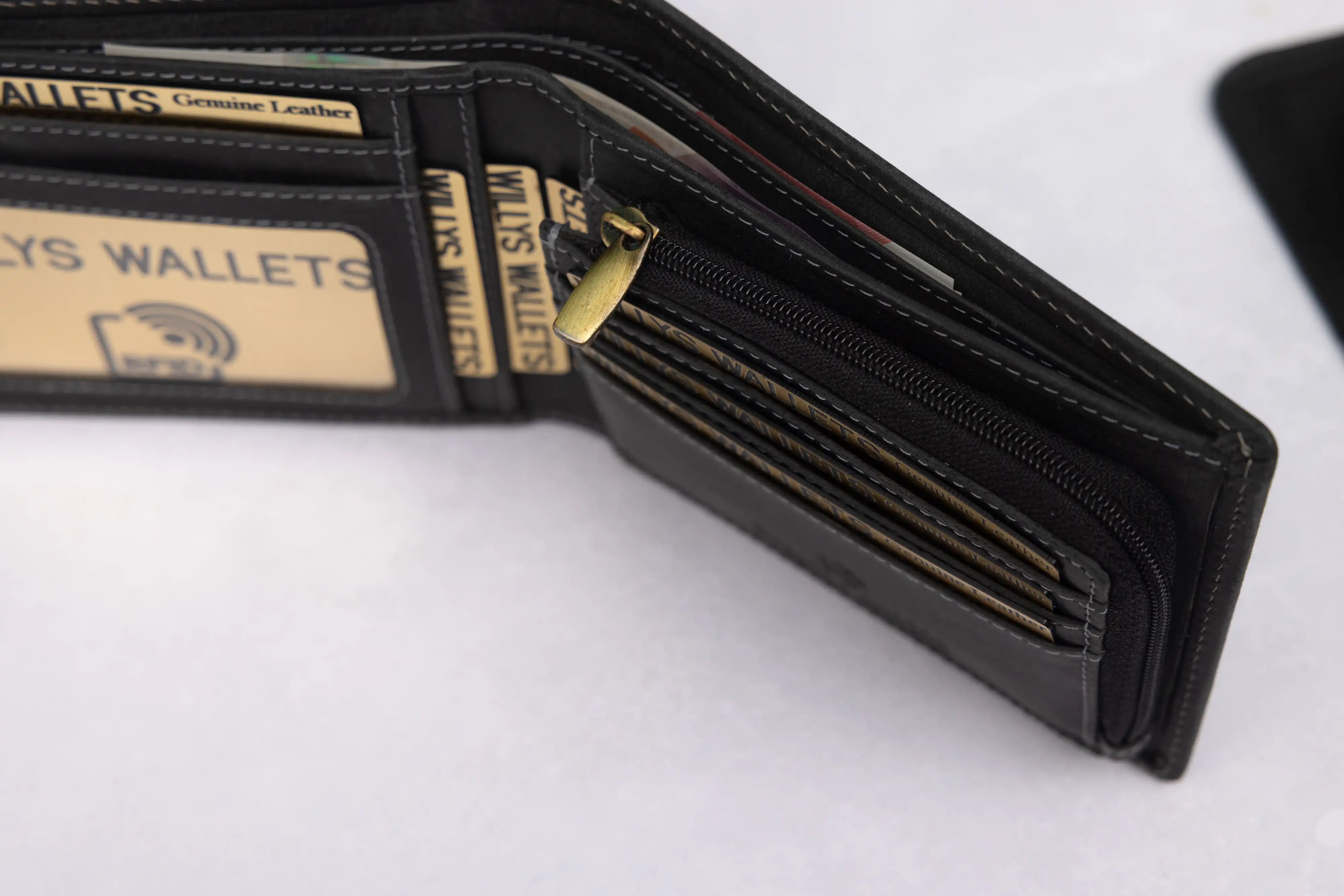 Personalised Black Hunter Leather Wallet – Bifold with Zip Coin Pocket & RFID Protection