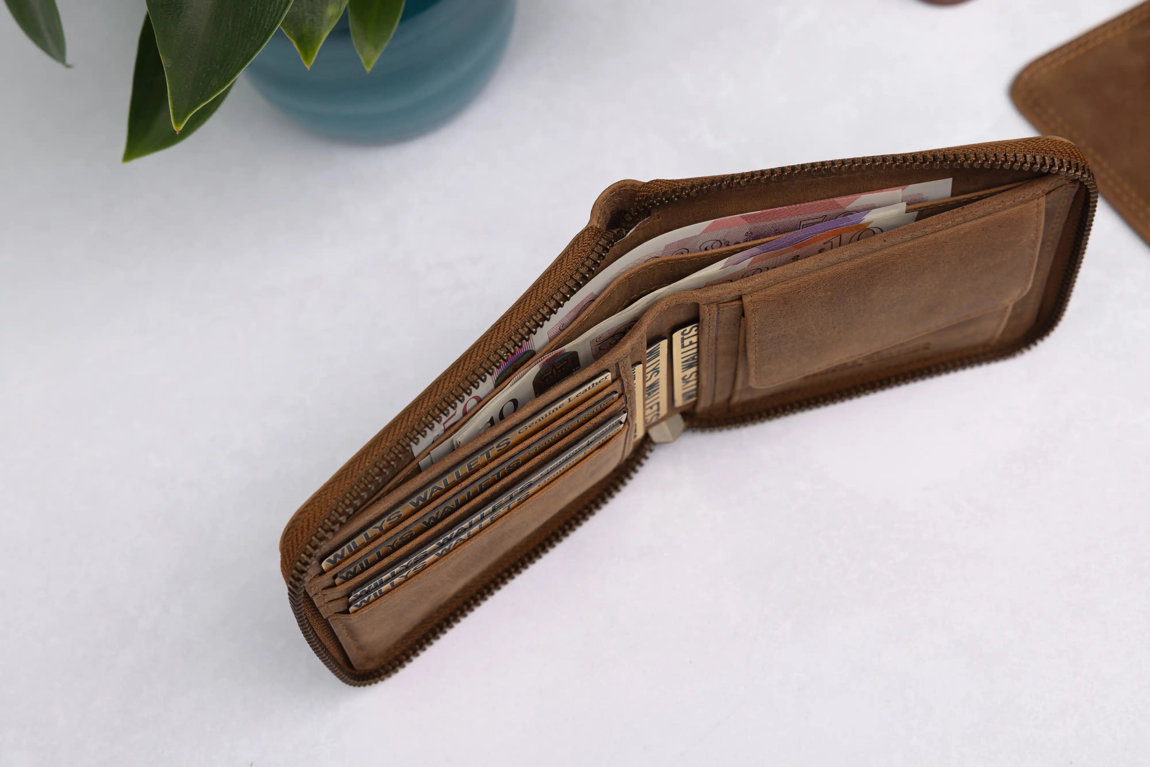 Personalised Rustic Brown Leather Wallet – Bifold Zip-Around RFID Wallet