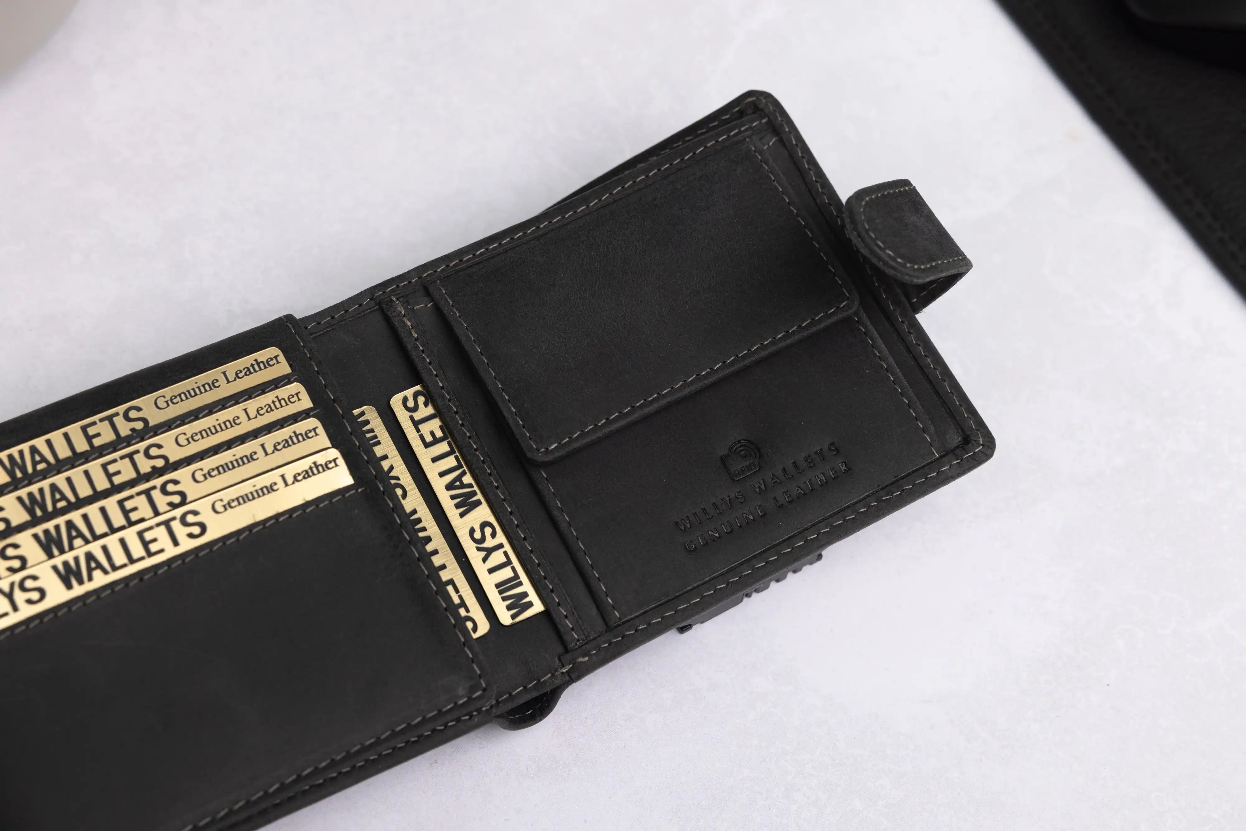 Personalised Black Hunter Leather Wallet – Bifold with Coin Pocket & RFID Protection