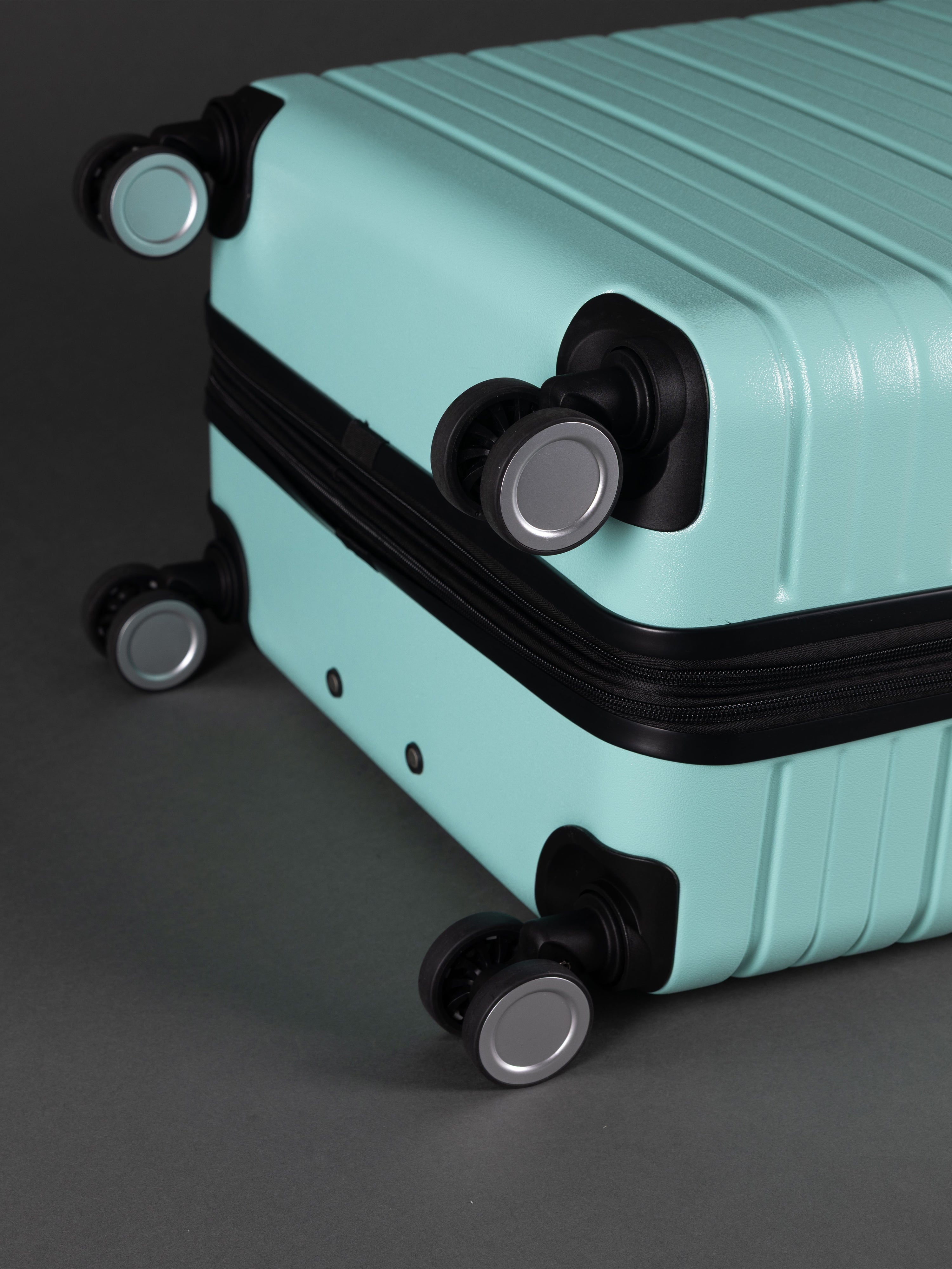 “Lightweight BEOW hard-shell luggage set – 3 piece expandable suitcases with 360-degree spinner wheels”