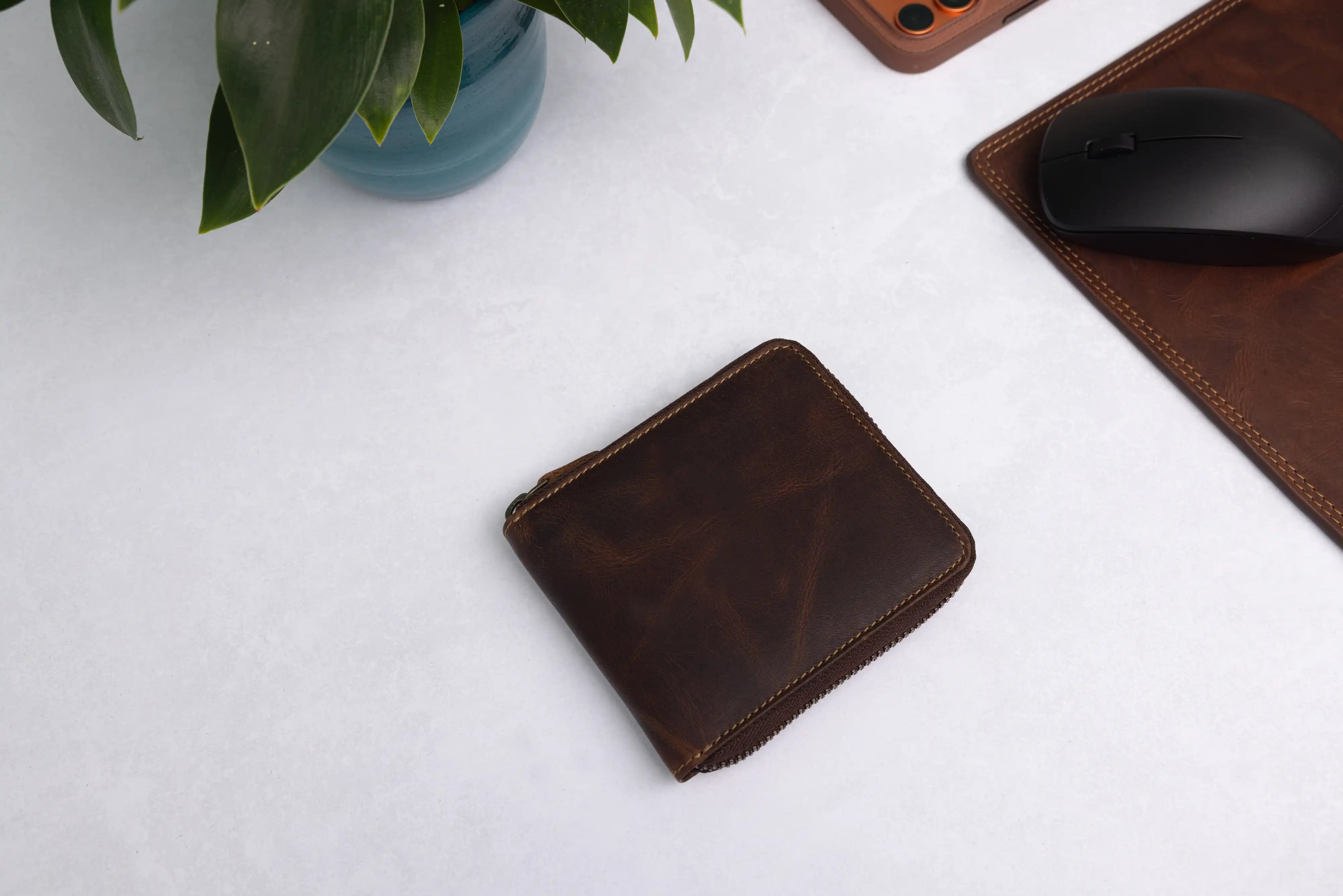 Personalised Brown Leather Wallet – Zip-Around Bifold Design