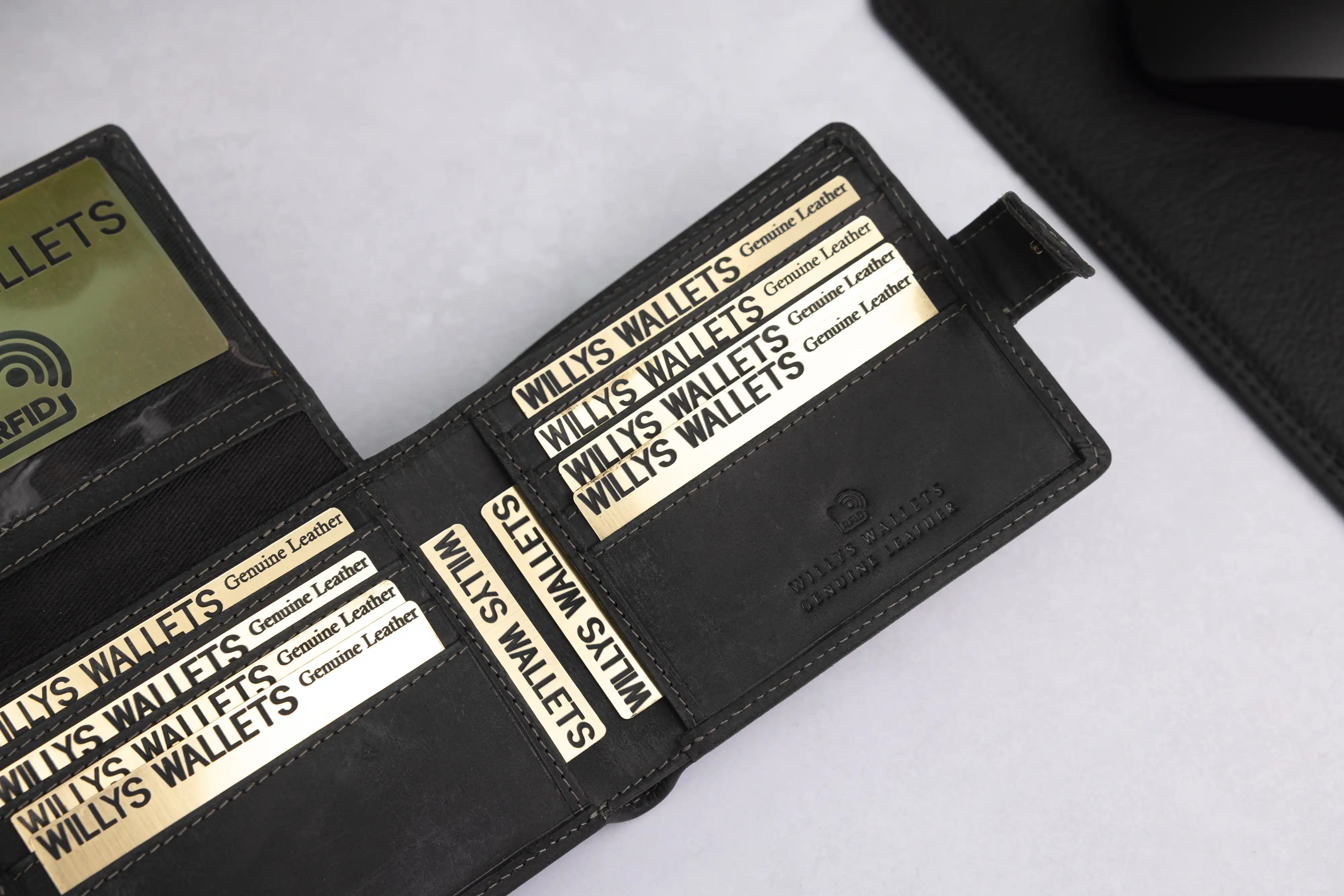 Personalised Black Hunter Leather Wallet – Bifold with Card Holder Slots & RFID Protection