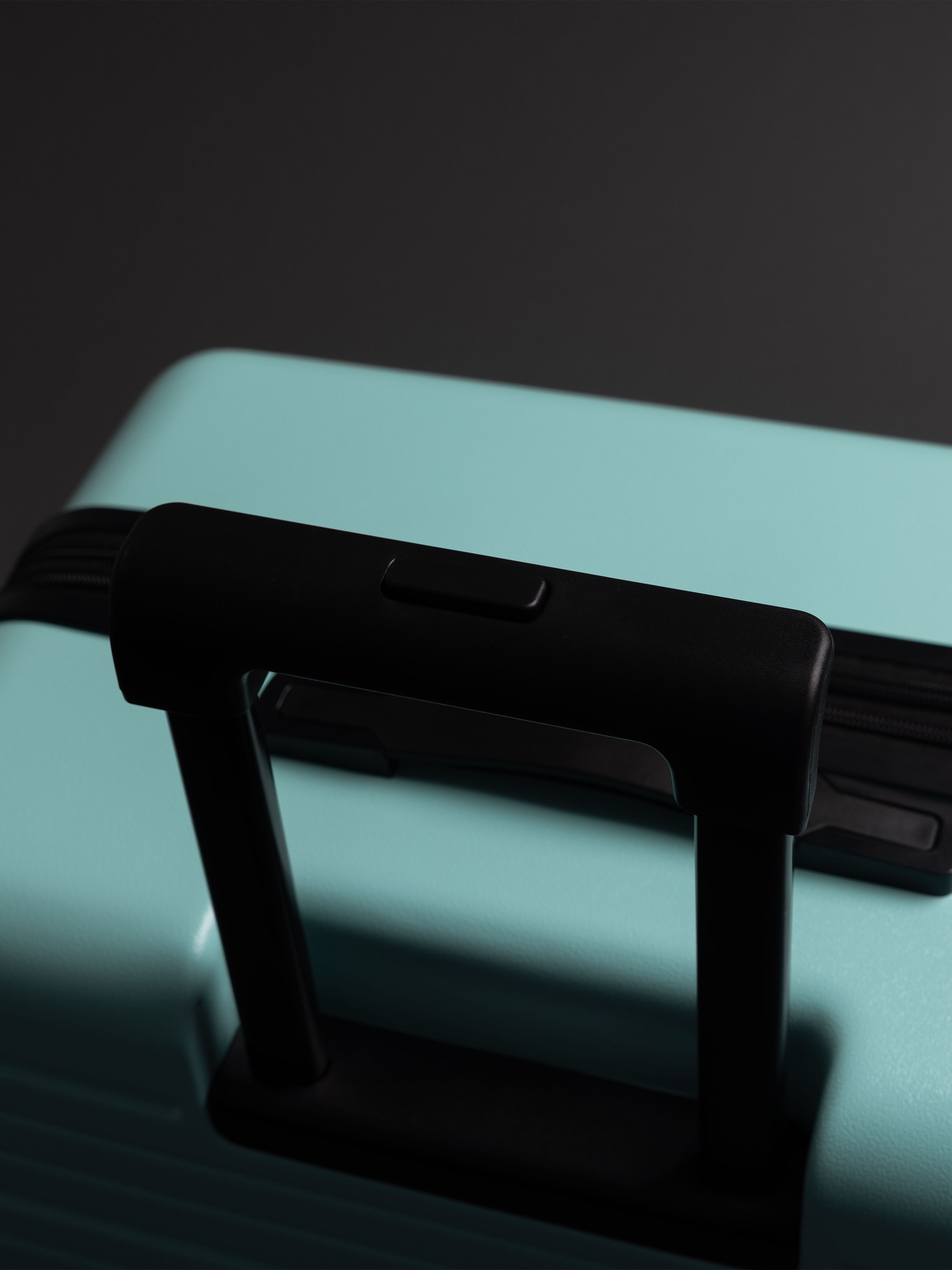 “BEOW telescopic handle and spinner wheels – durable 3 piece suitcase set”