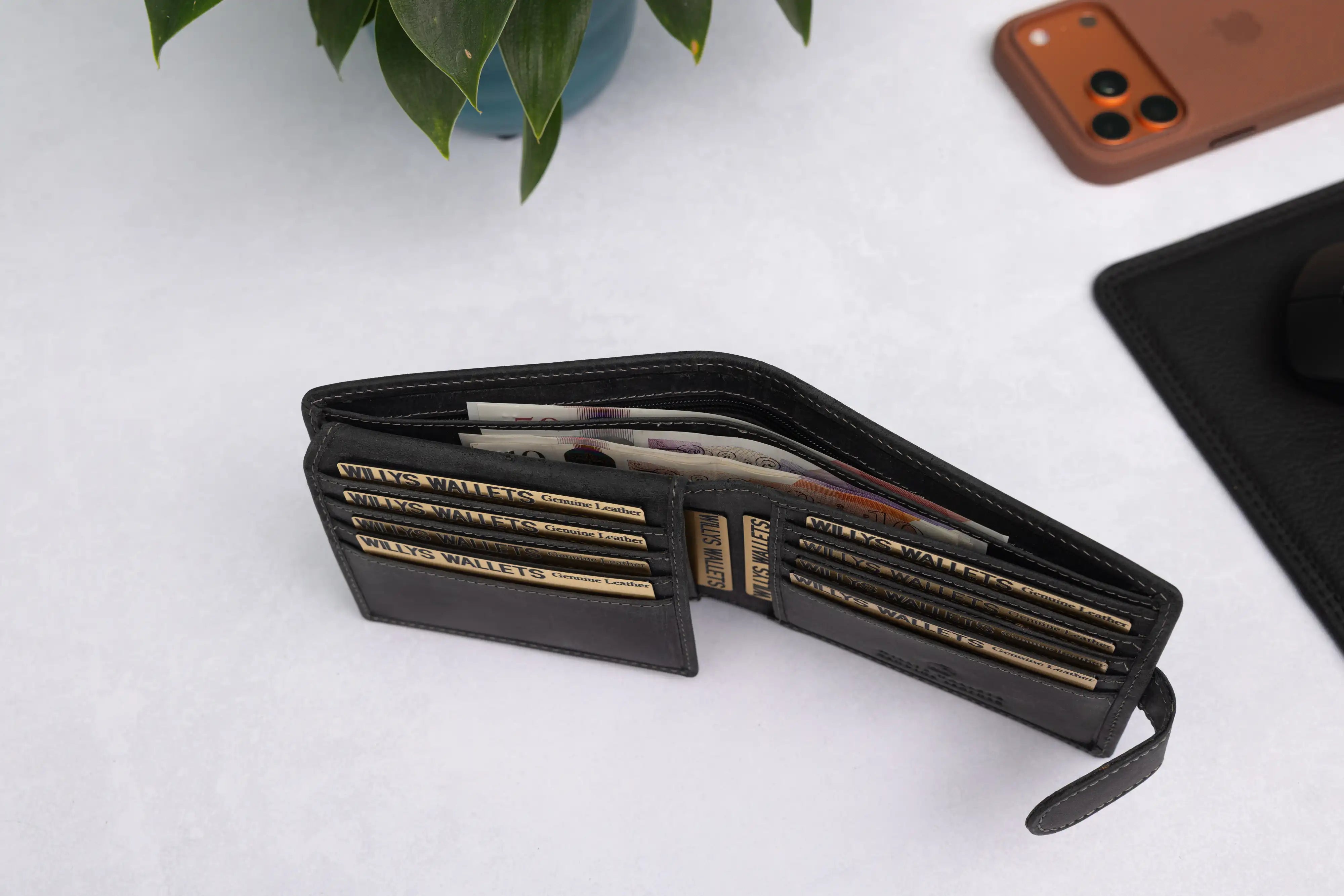 Personalised Black Hunter Leather Wallet – Bifold with Card Holder Slots & RFID Protection