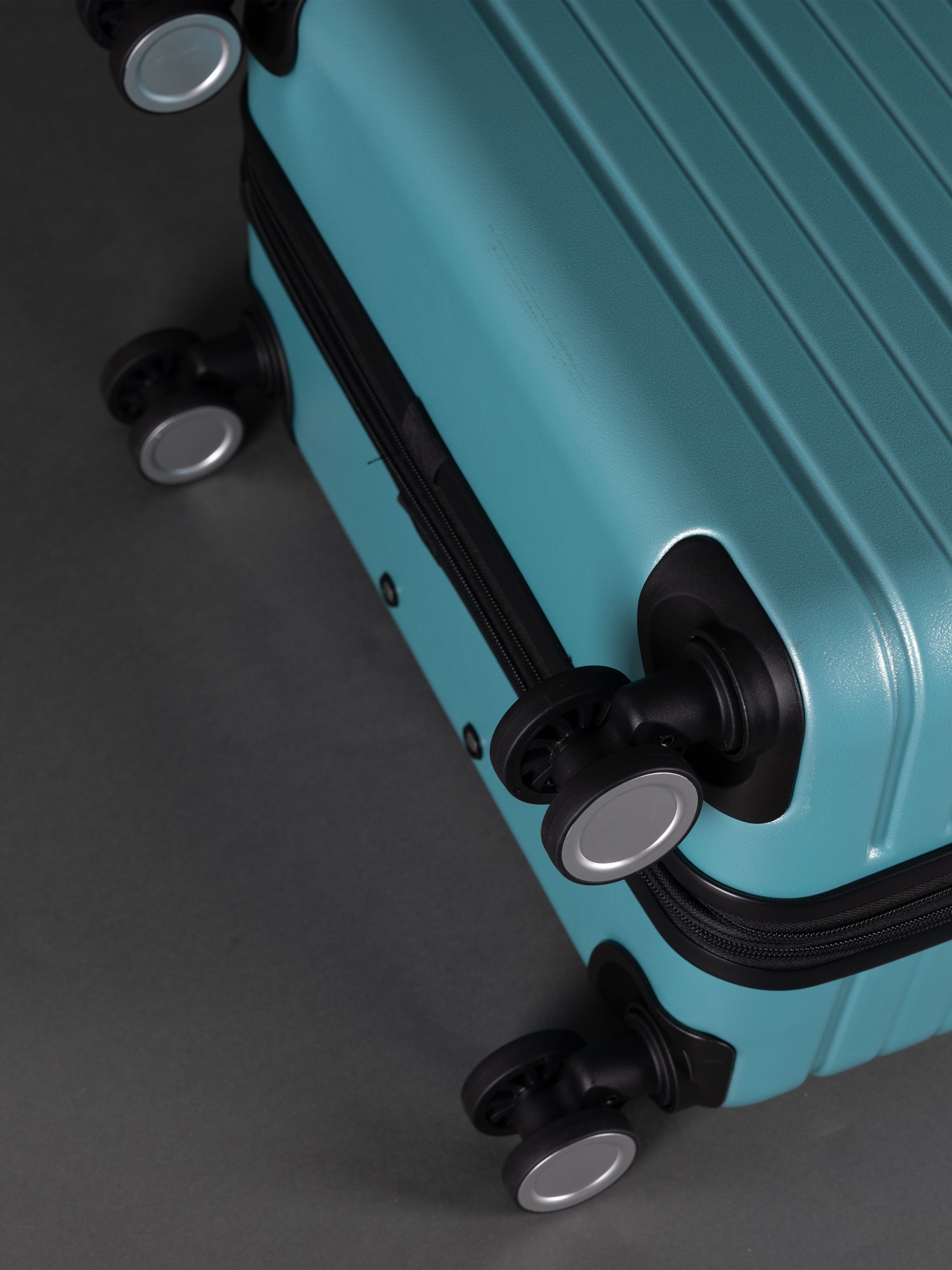 “BEOW hard-shell luggage set drop-tested for durability – 3 piece expandable suitcases”