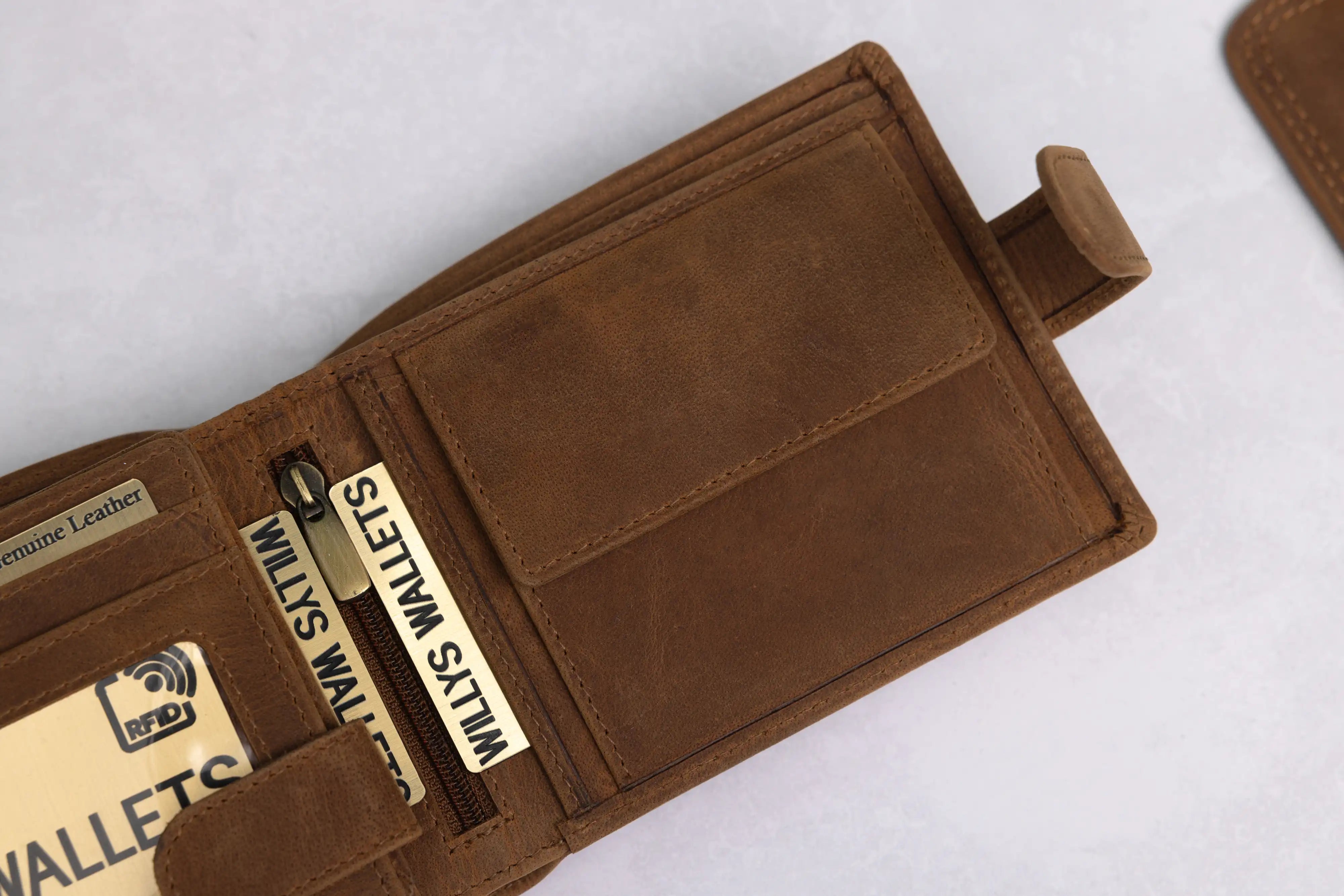 Personalised High-Capacity Rustic Brown Hunter Leather Wallet – Bifold RFID Wallet for Men