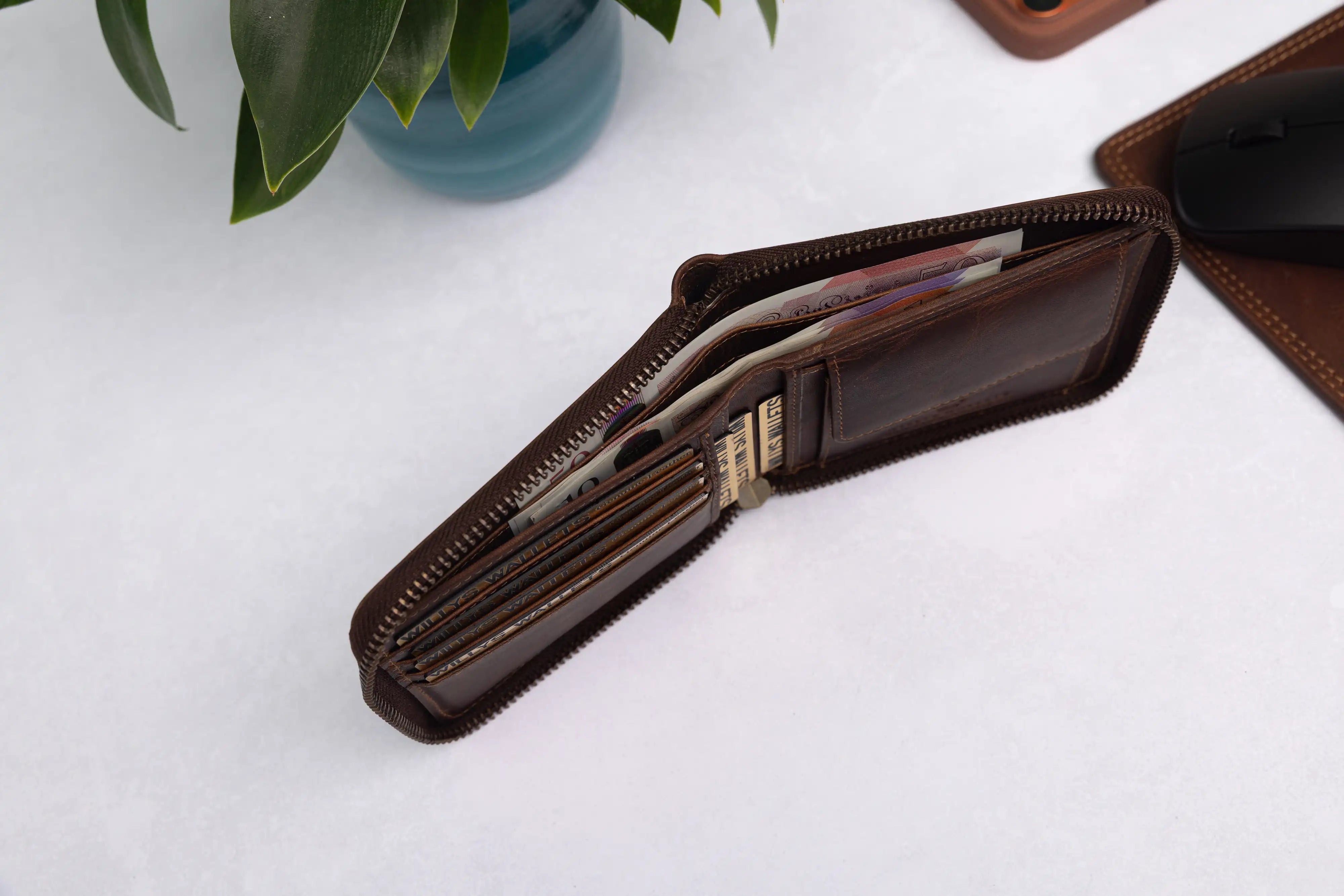 Personalised Brown Leather Wallet – Zip-Around Bifold Design