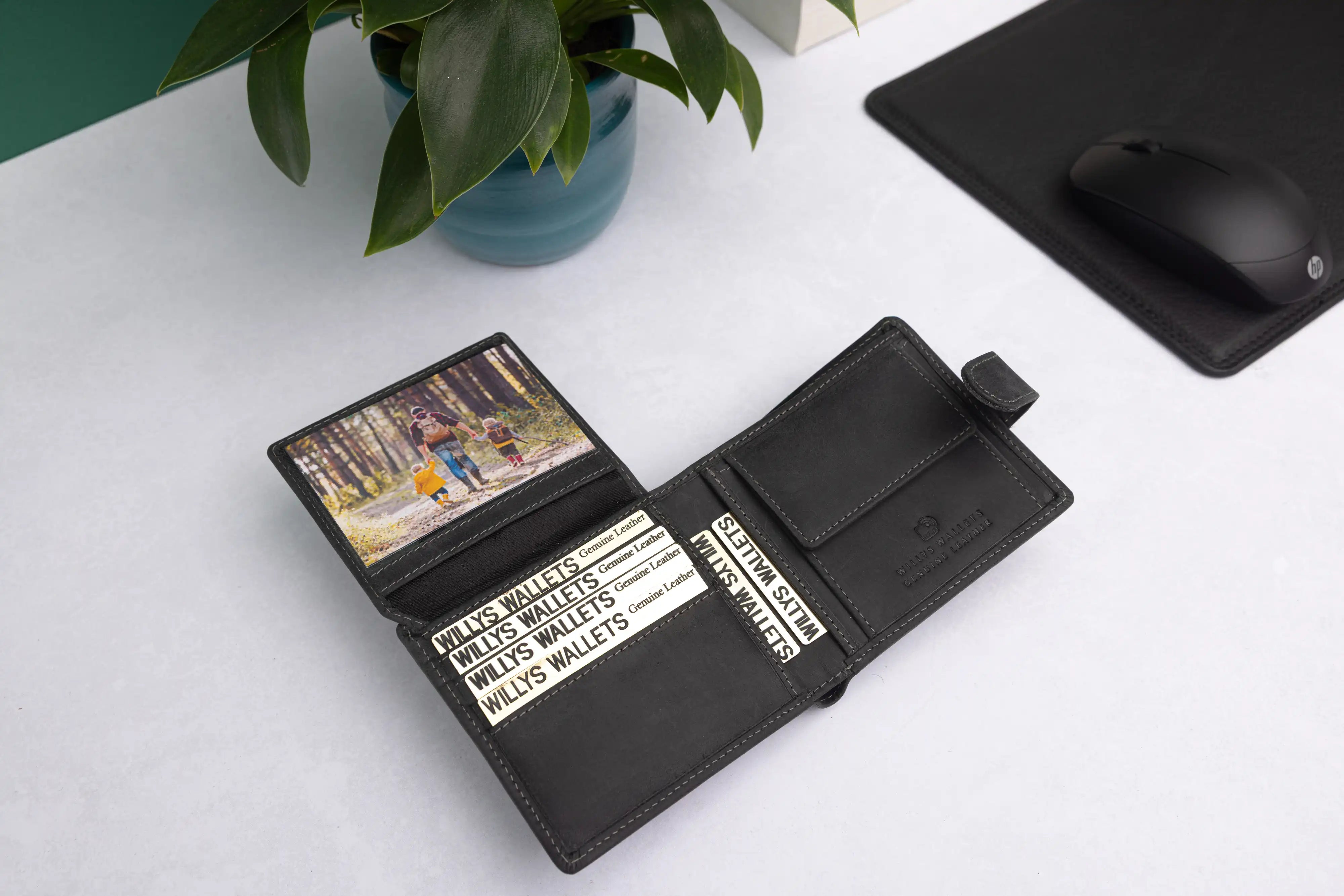Personalised Black Hunter Leather Wallet – Bifold with Coin Pocket & RFID Protection
