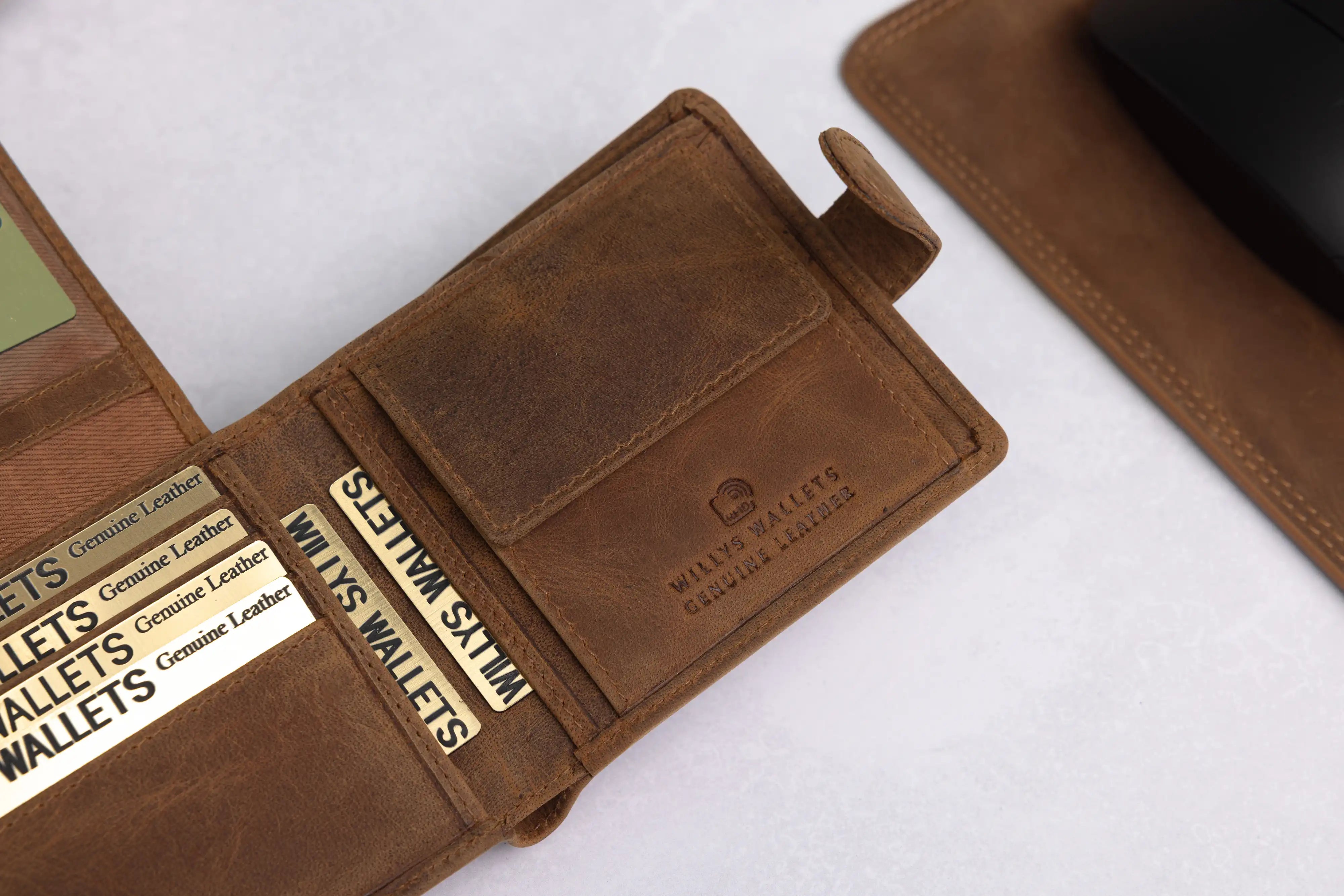 Personalised Rustic Brown Leather Wallet – Bifold with Coin Pocket & RFID Protection