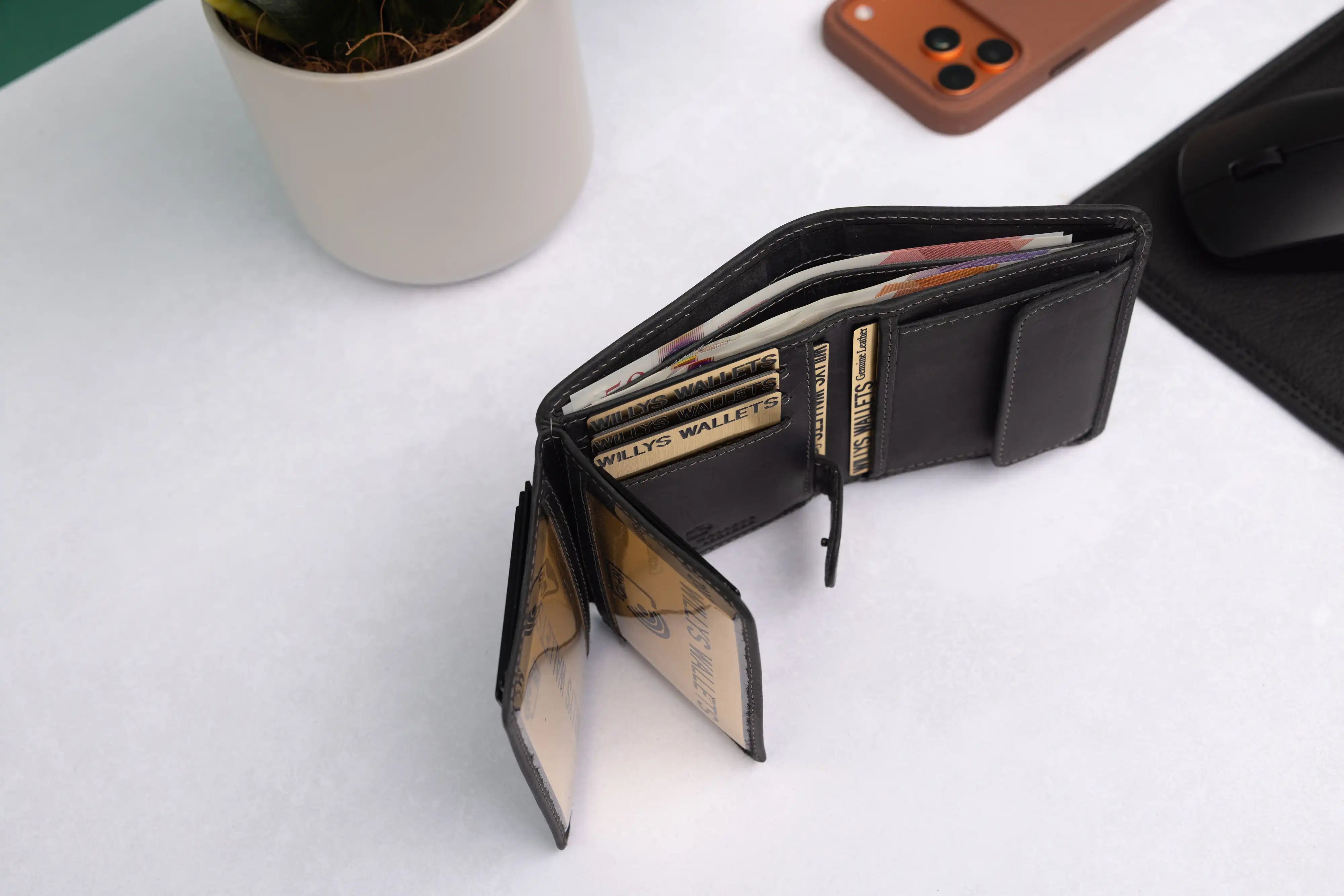 Personalised Black Hunter Leather Wallet – Trifold RFID Wallet for Men