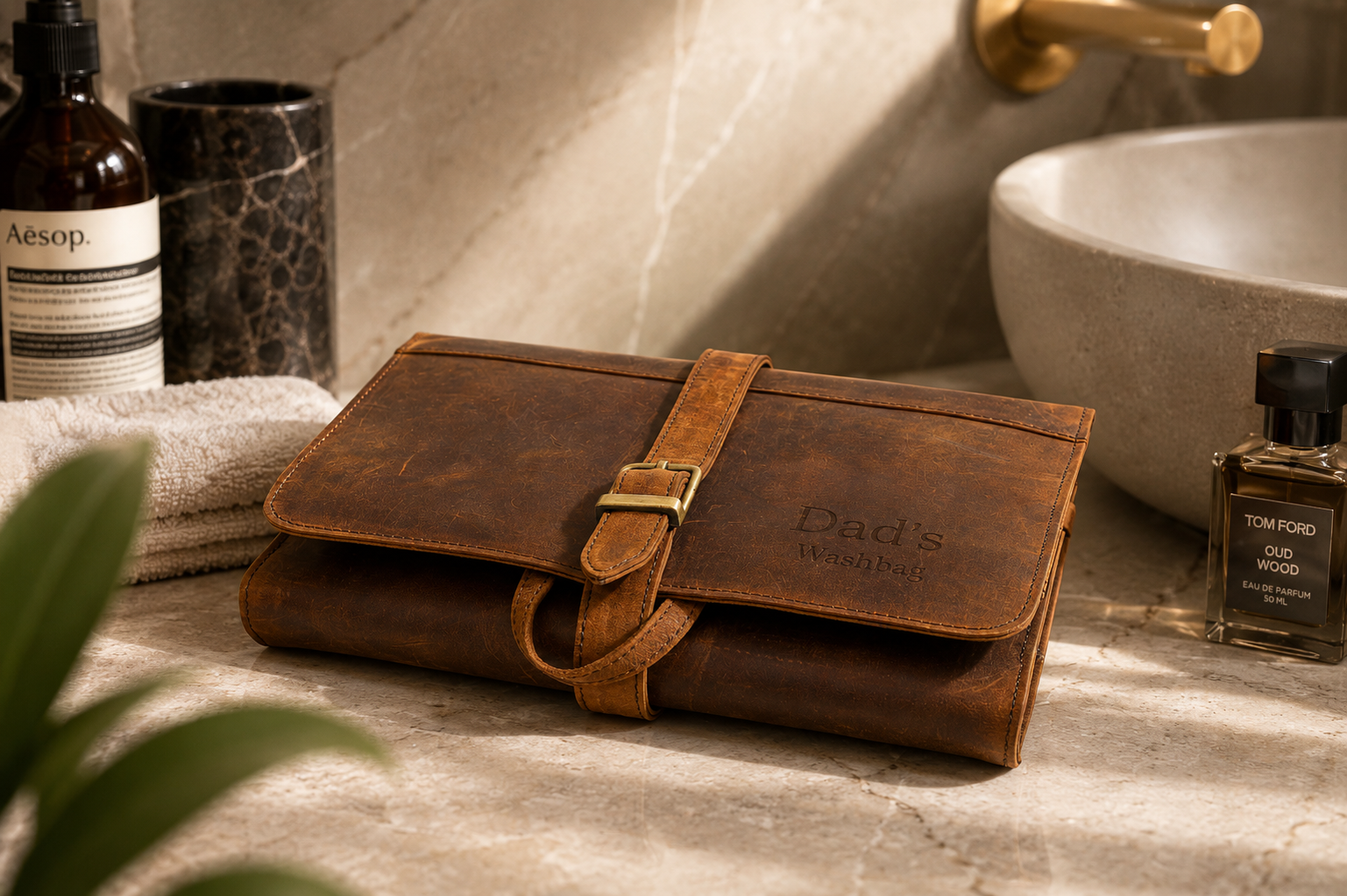 Personalised Brown Leather Hanging Wash Bag – Engraved Travel Toiletry Case