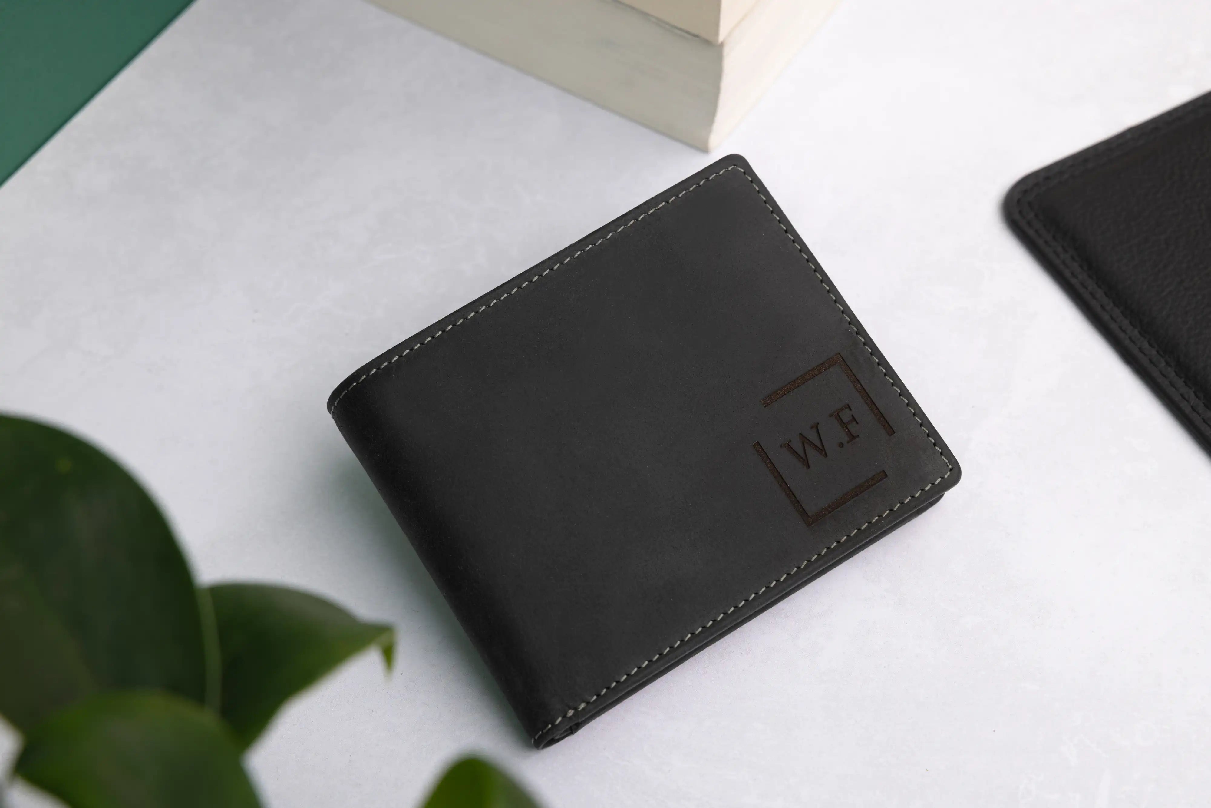 Personalised Black Hunter Leather Wallet – Bifold with Zip Coin Pocket & RFID Protection