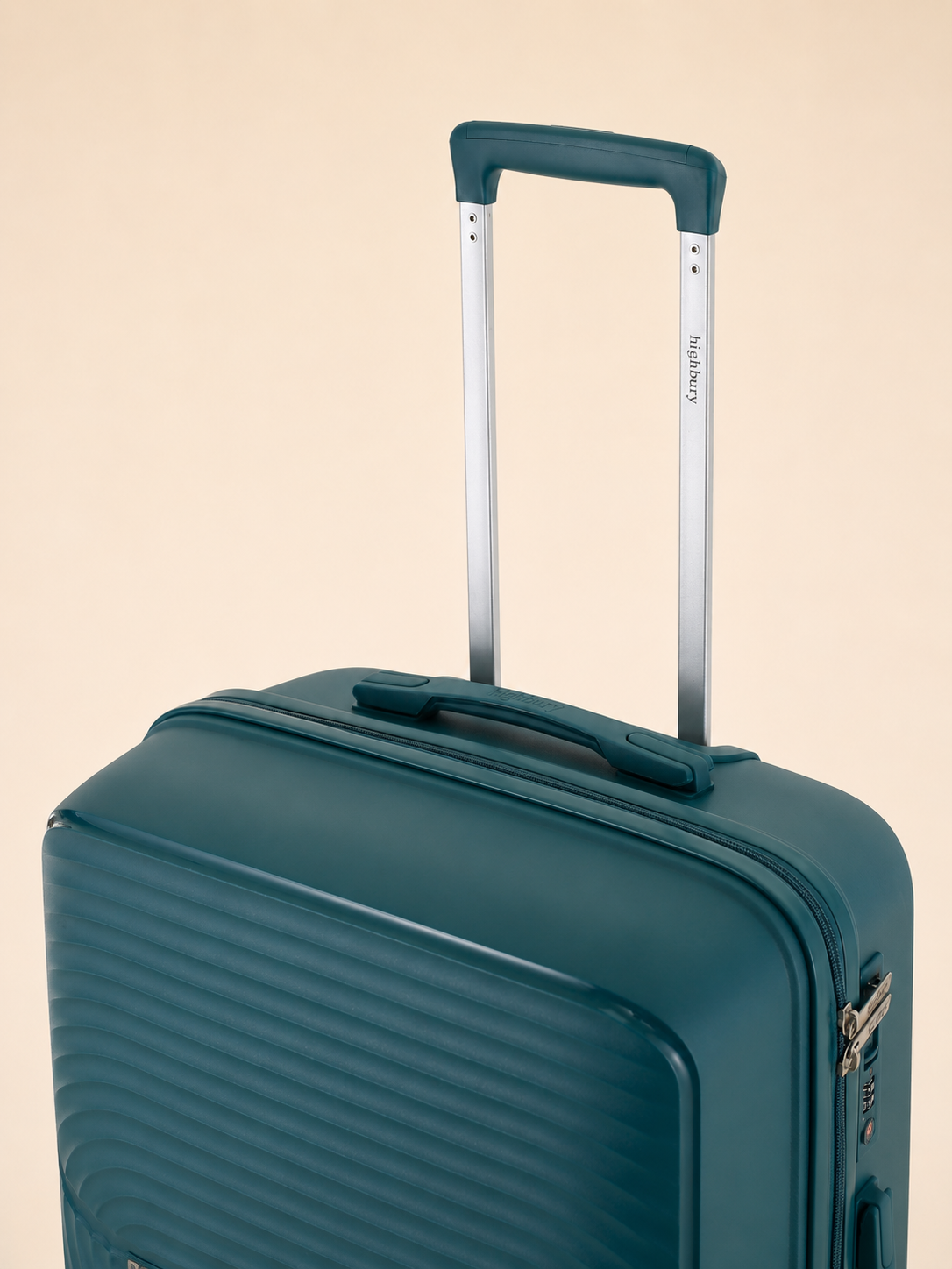 The Best Luggage Set for Family Holidays: Why Organisation Starts Before You Leave Home