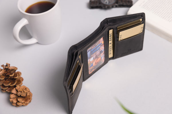 Personalised Engraved Black Hunter Trifold Leather Wallet
