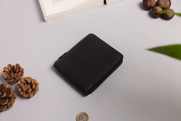 Personalised Engraved Black Hunter Bifold Leather Zip Around Wallet