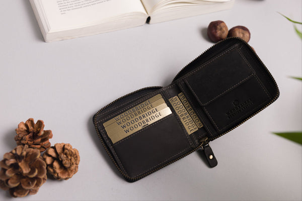 Personalised Engraved Black Hunter Bifold Leather Zip Around Wallet