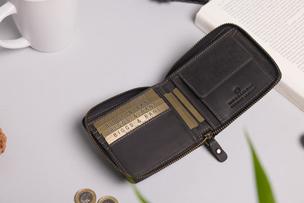 Personalised Engraved Black Hunter Bifold Leather Zip Around Wallet
