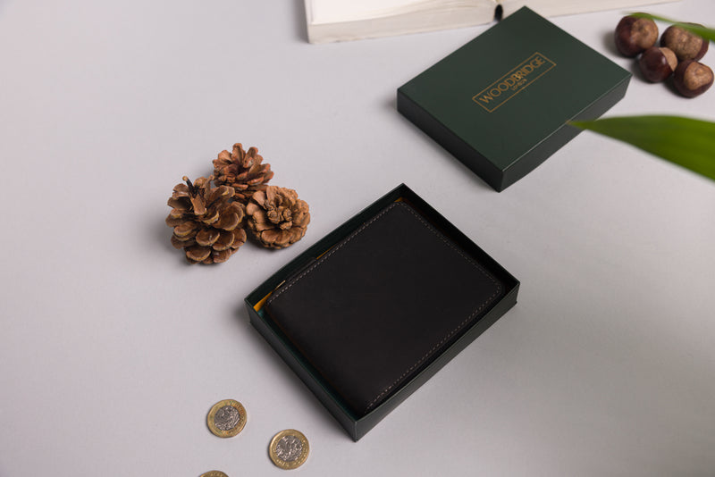 Personalised Engraved Black Hunter Bifold Leather Zip Around Wallet