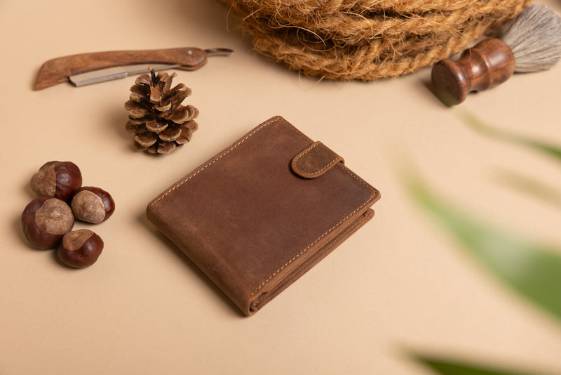 Personalised Engraved Mens Bifold Brown Leather Wallet