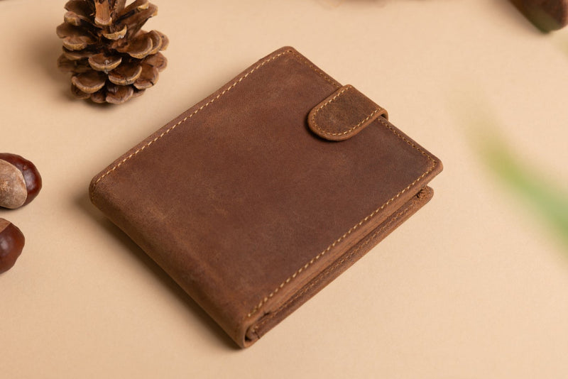 Personalised Engraved Mens Bifold Brown Leather Wallet