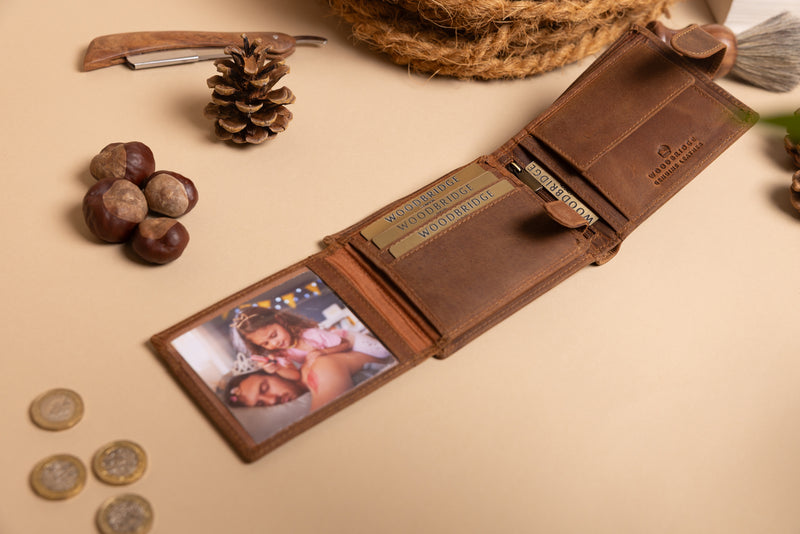 Personalised Engraved Mens Bifold Brown Leather Wallet