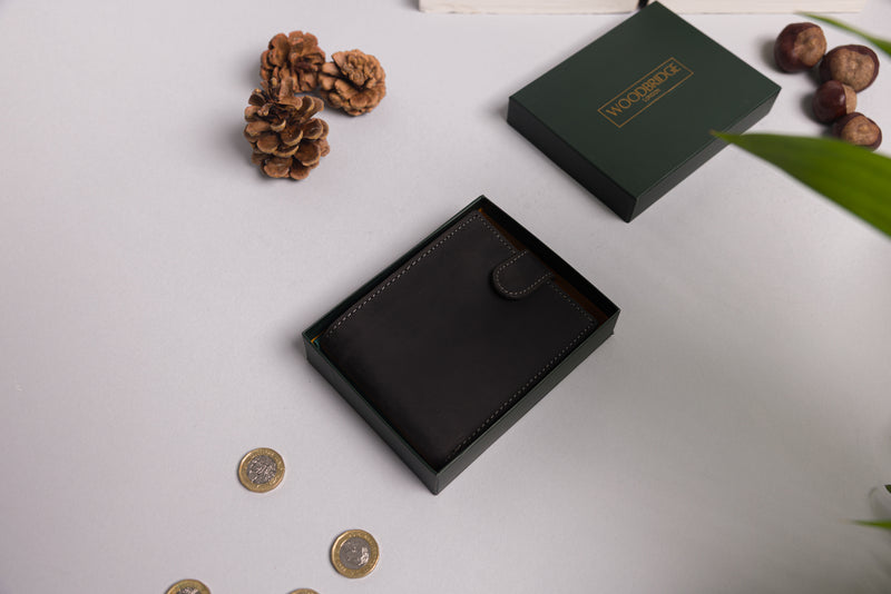 Personalised Engraved Black Hunter Bifold Leather Wallet With Card Holder
