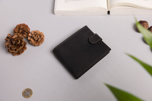 Personalised Engraved Black Hunter Bifold Leather Wallet With Card Holder