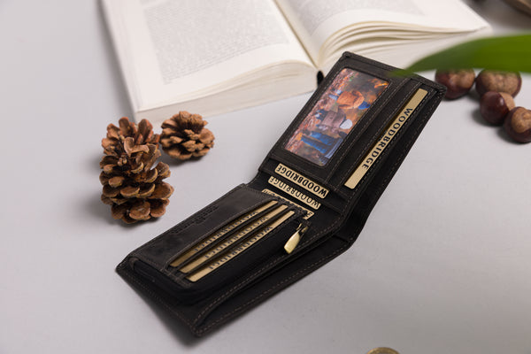 Personalised Engraved Black Hunter Bifold Leather Wallet With Zip Coin Pocket